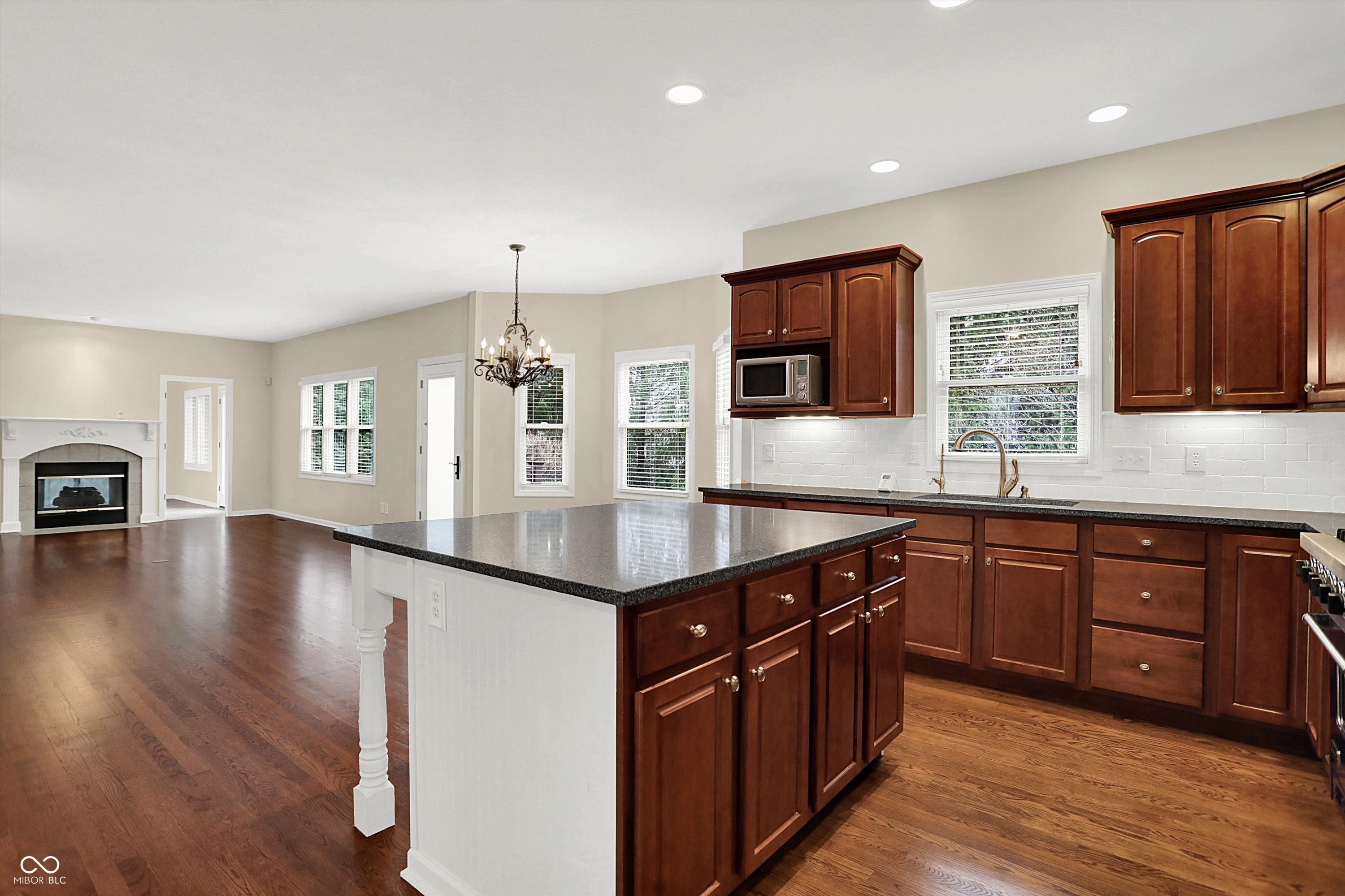 4694 Austin Trace