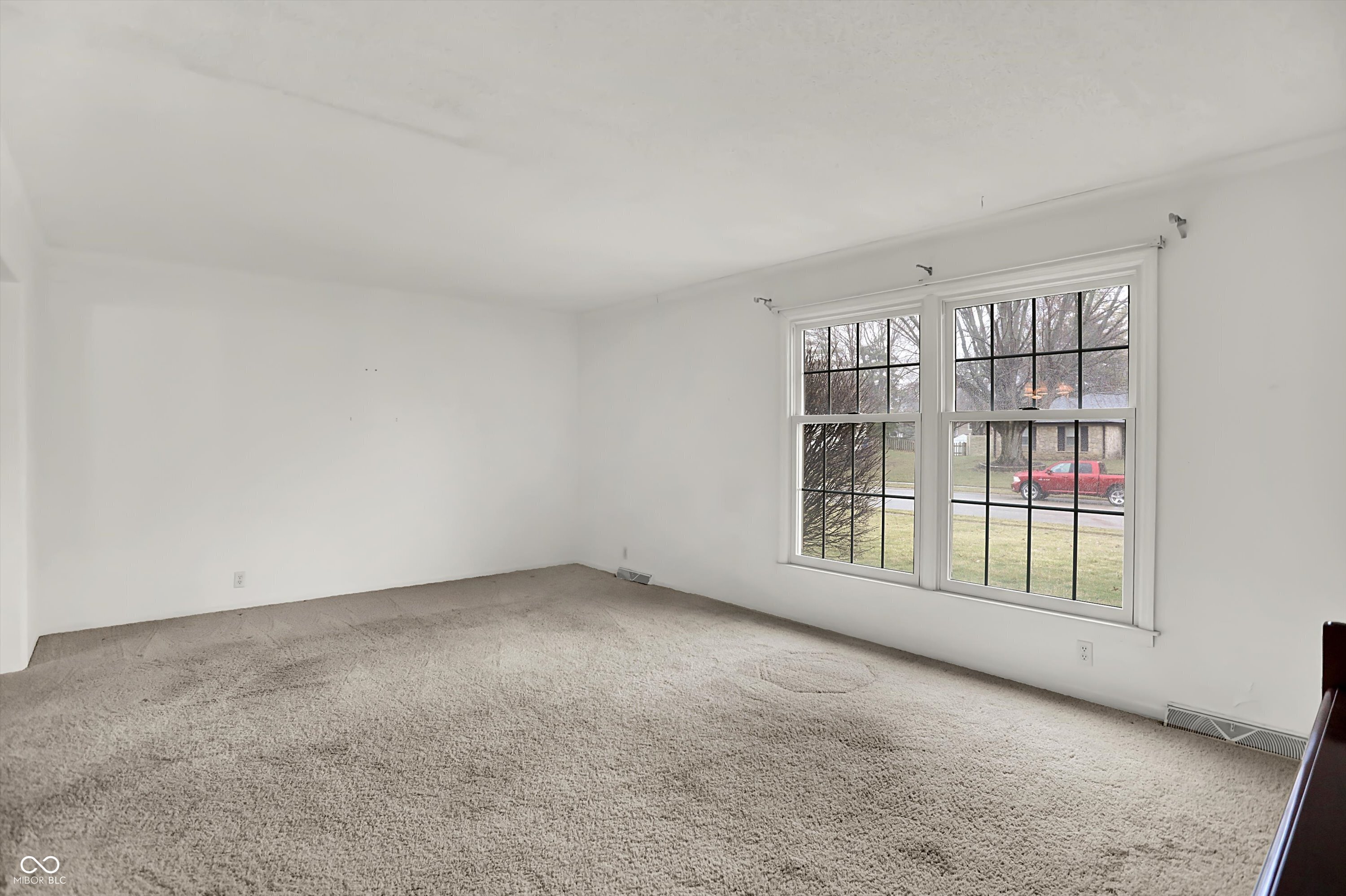 10806 E Lakeshore Drive
