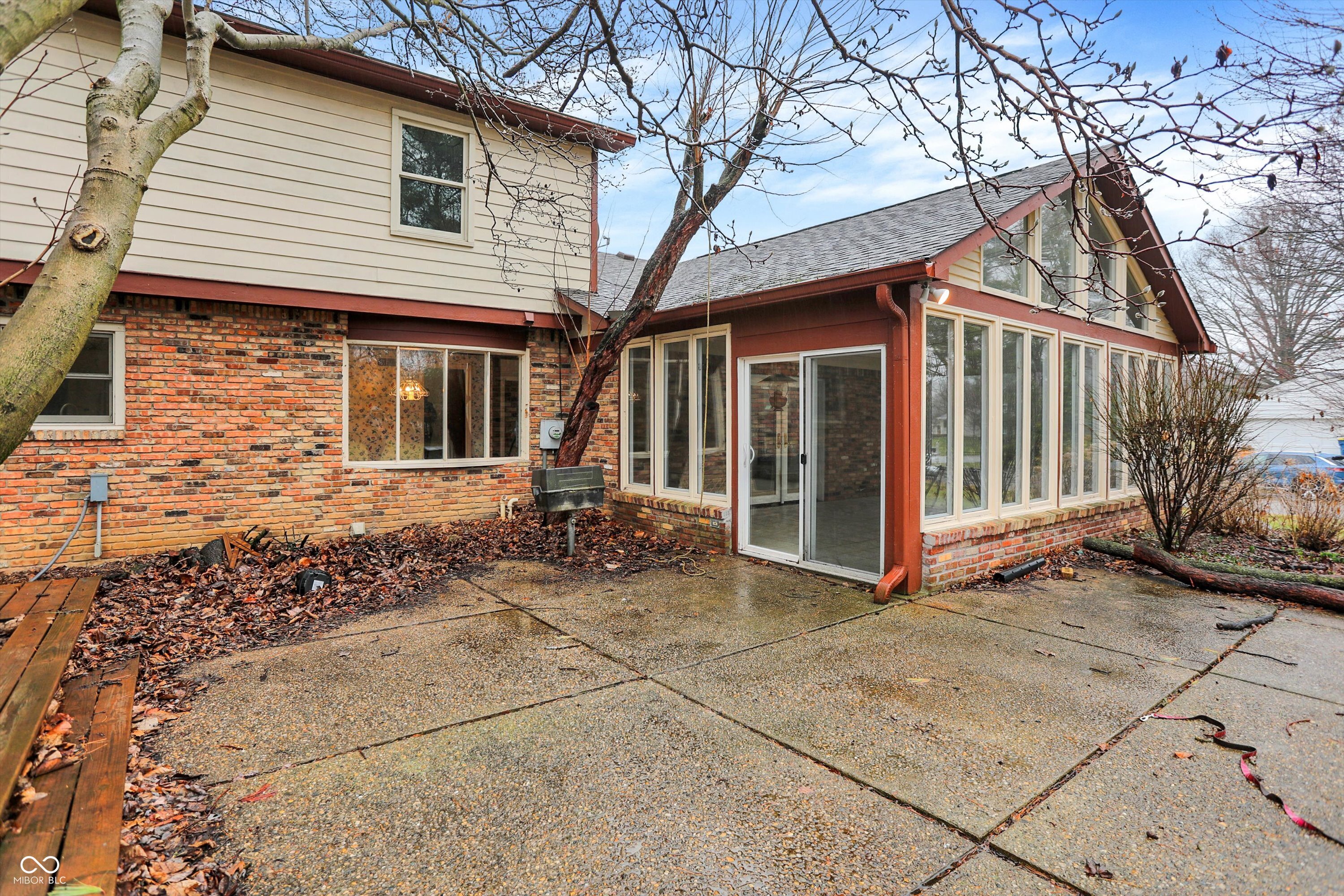 10806 E Lakeshore Drive