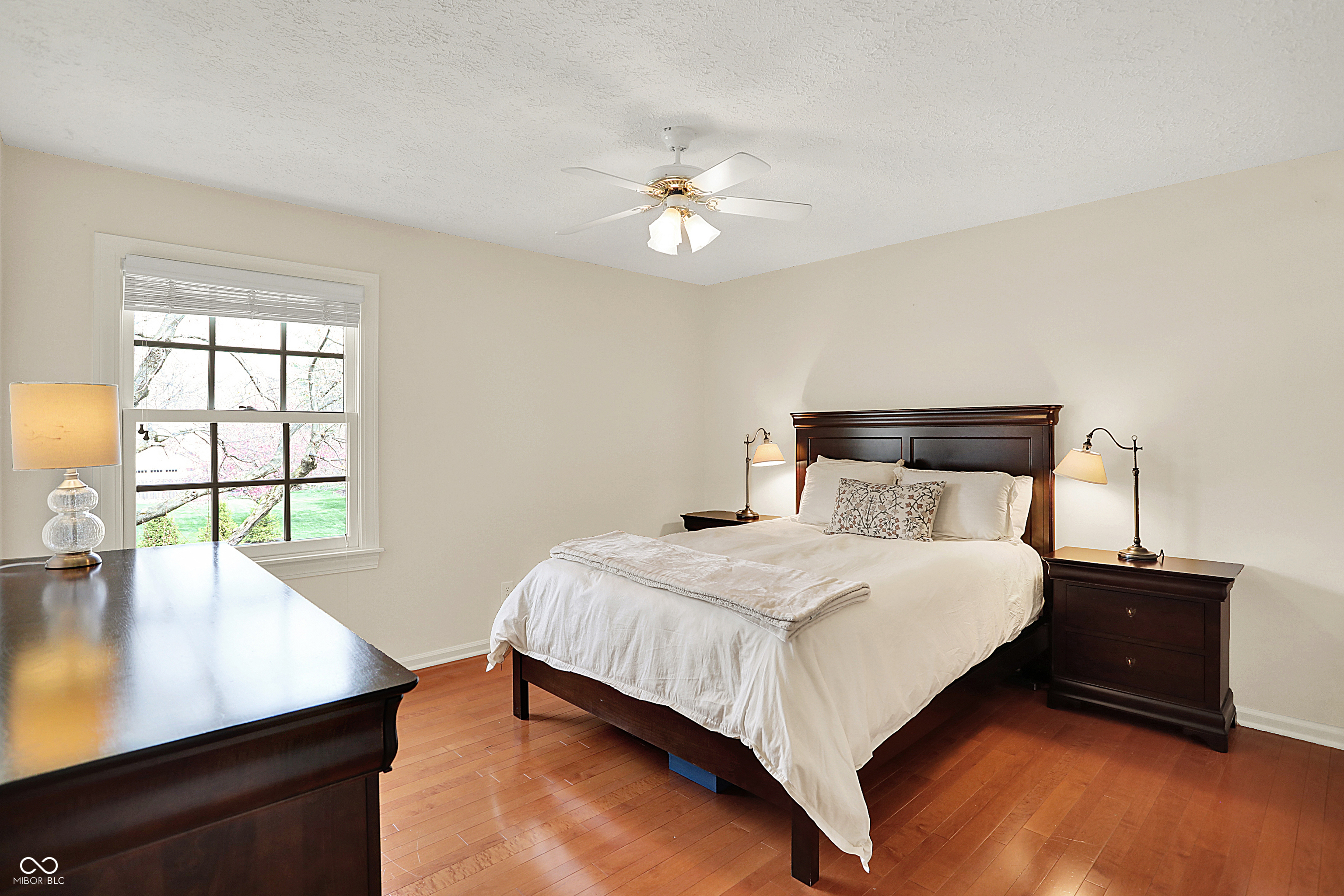 915 Williamsburg Lane
