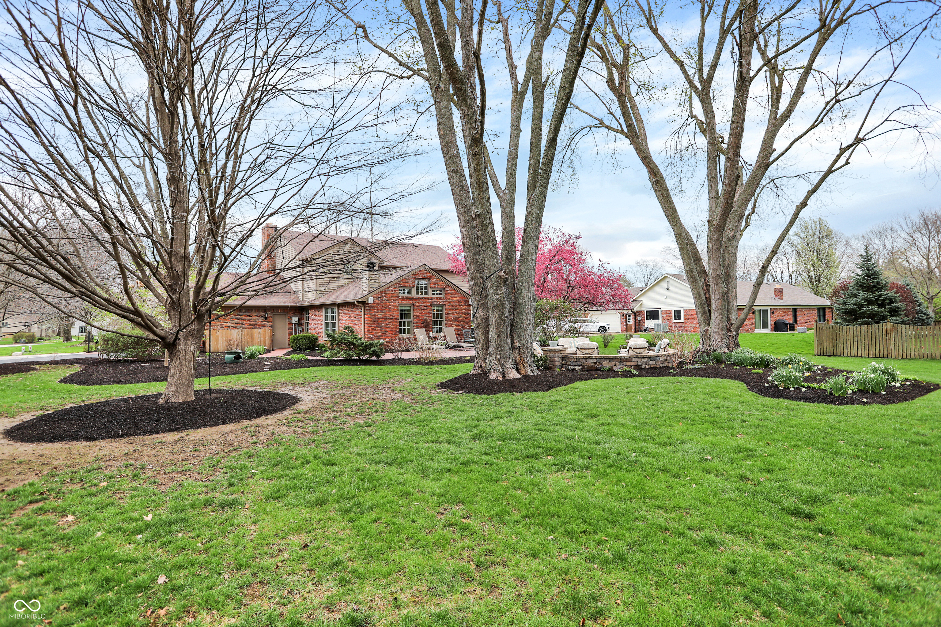 915 Williamsburg Lane