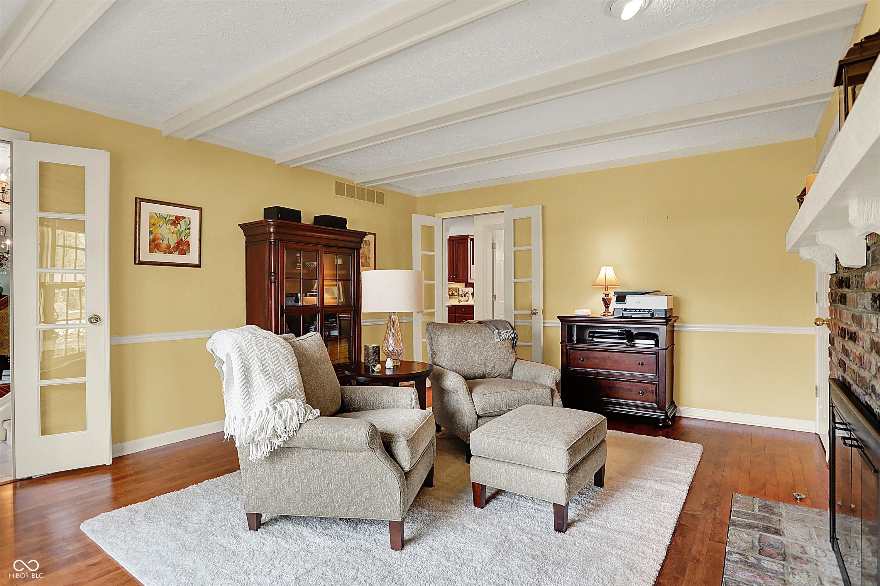 915 Williamsburg Lane