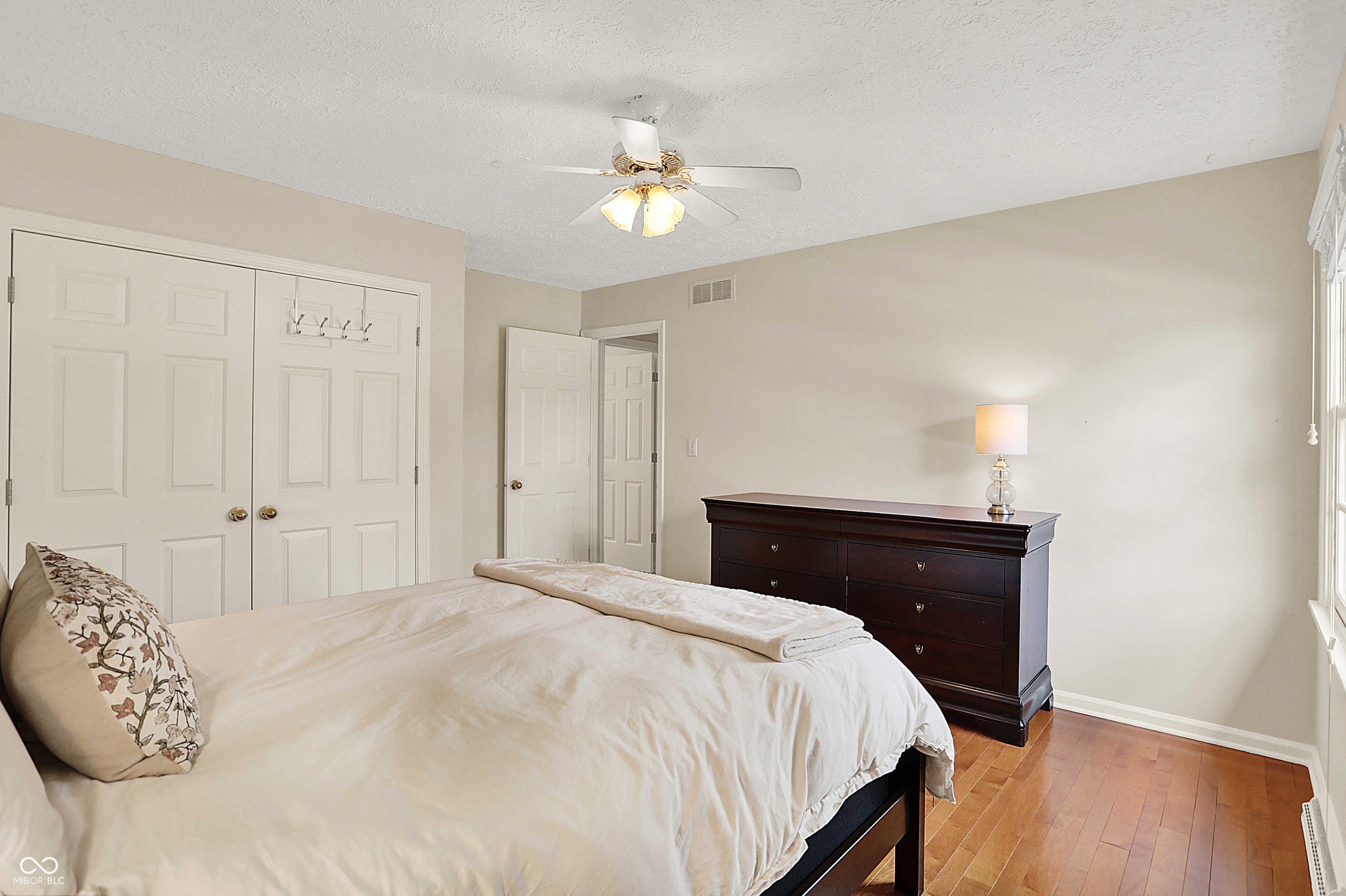 915 Williamsburg Lane