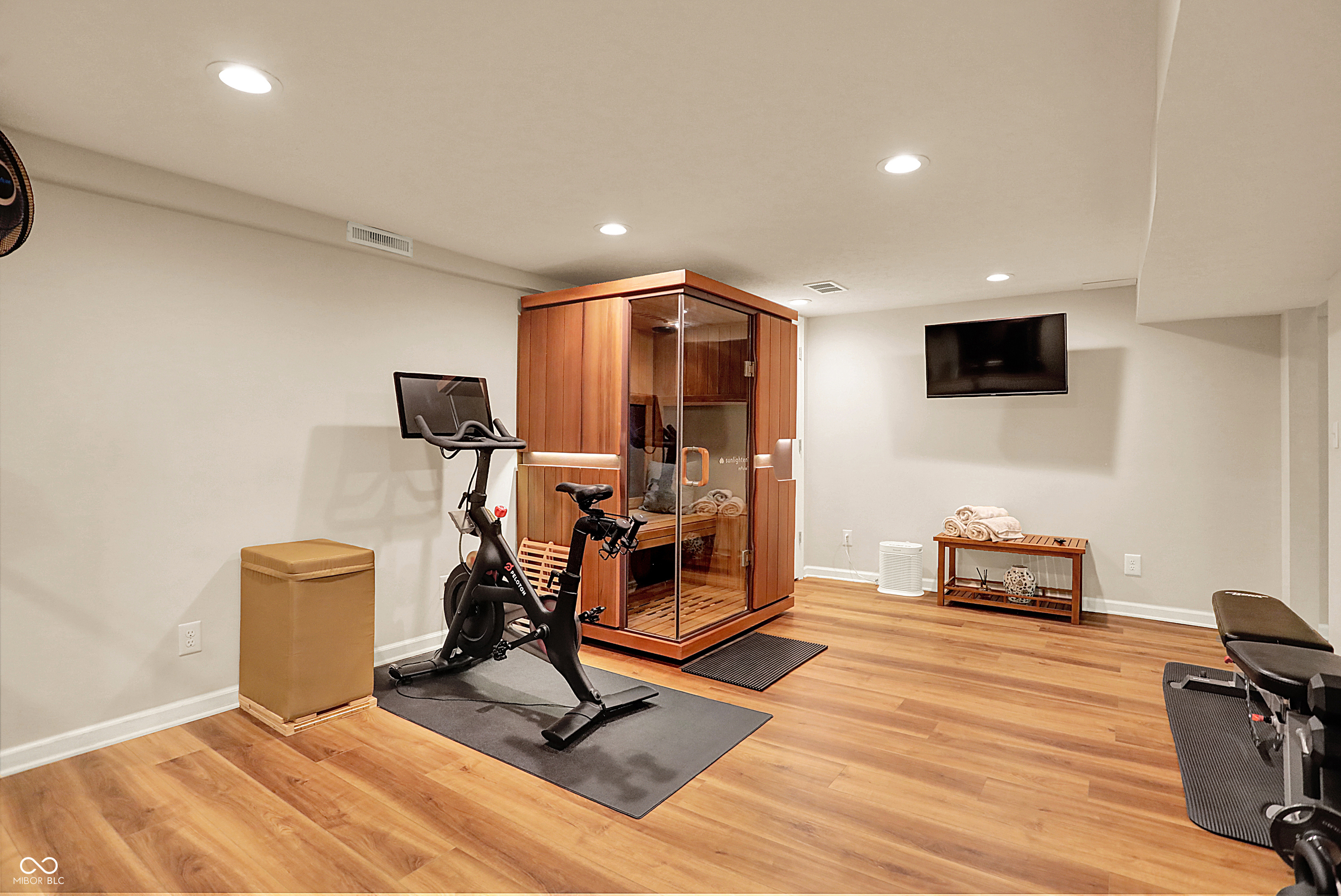 915 Williamsburg Lane