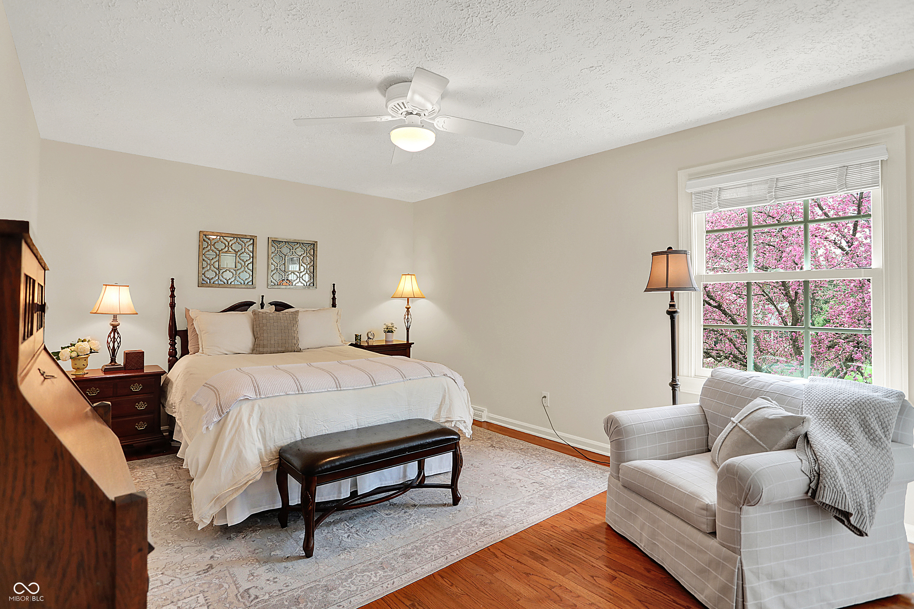 915 Williamsburg Lane
