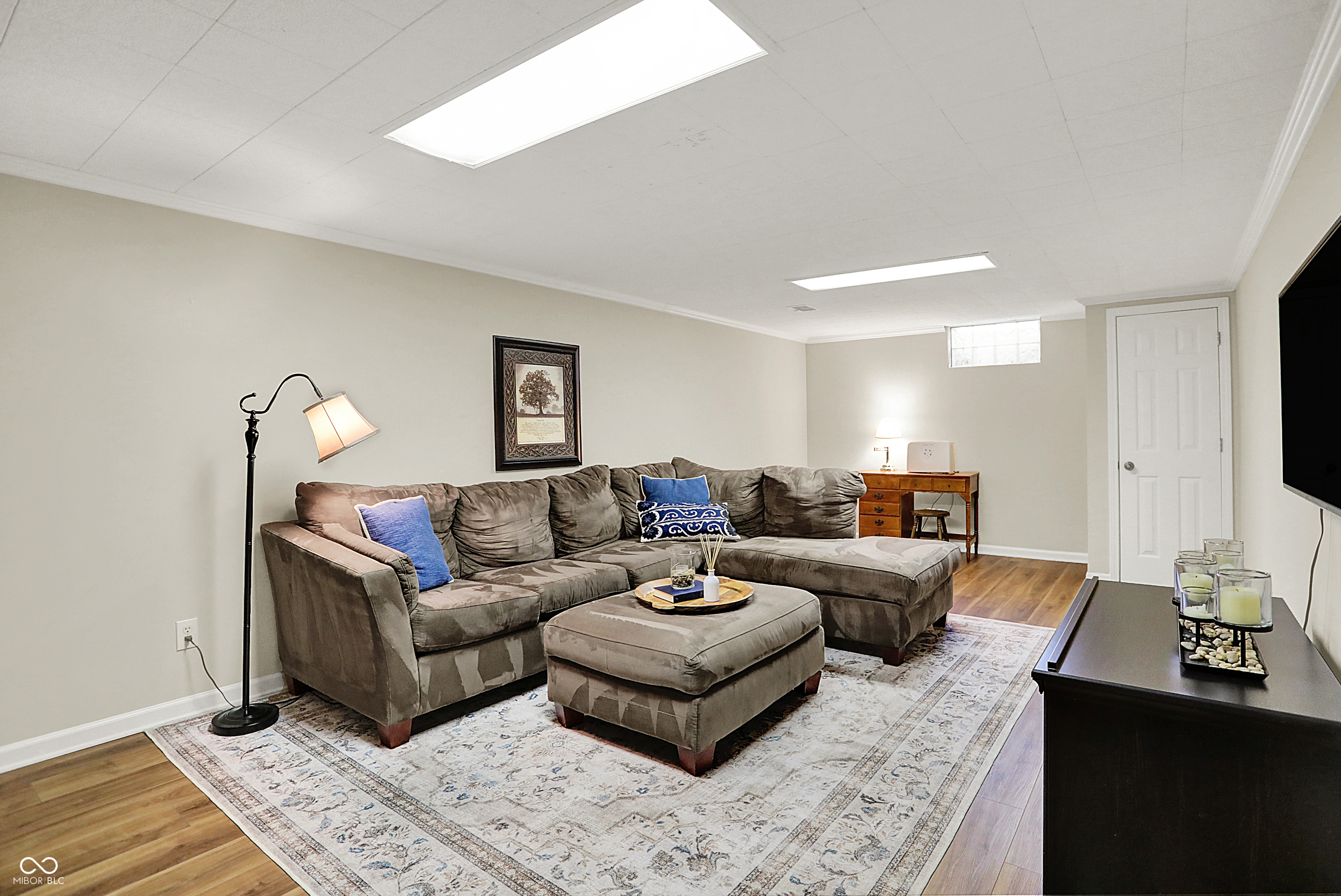 915 Williamsburg Lane