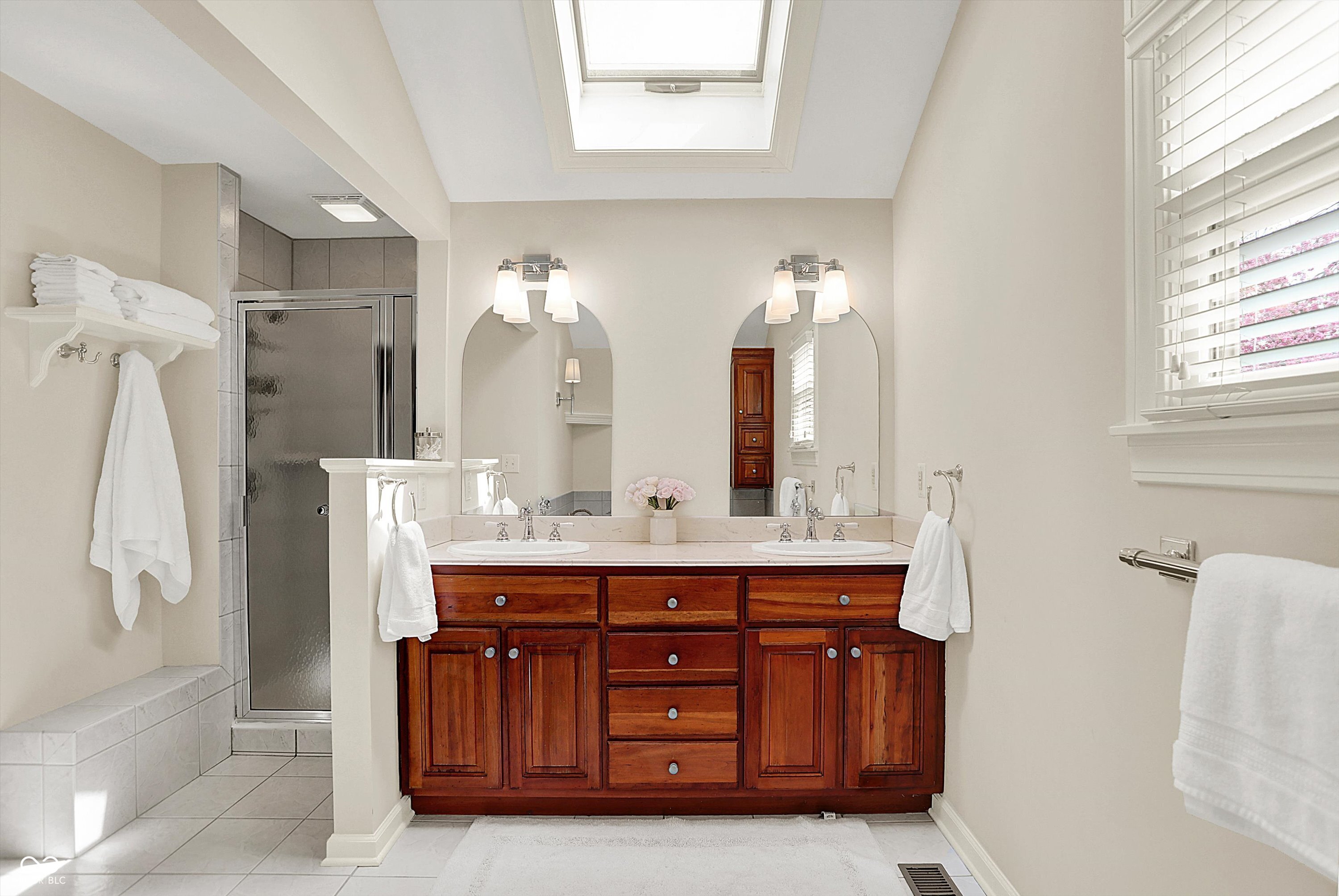 915 Williamsburg Lane