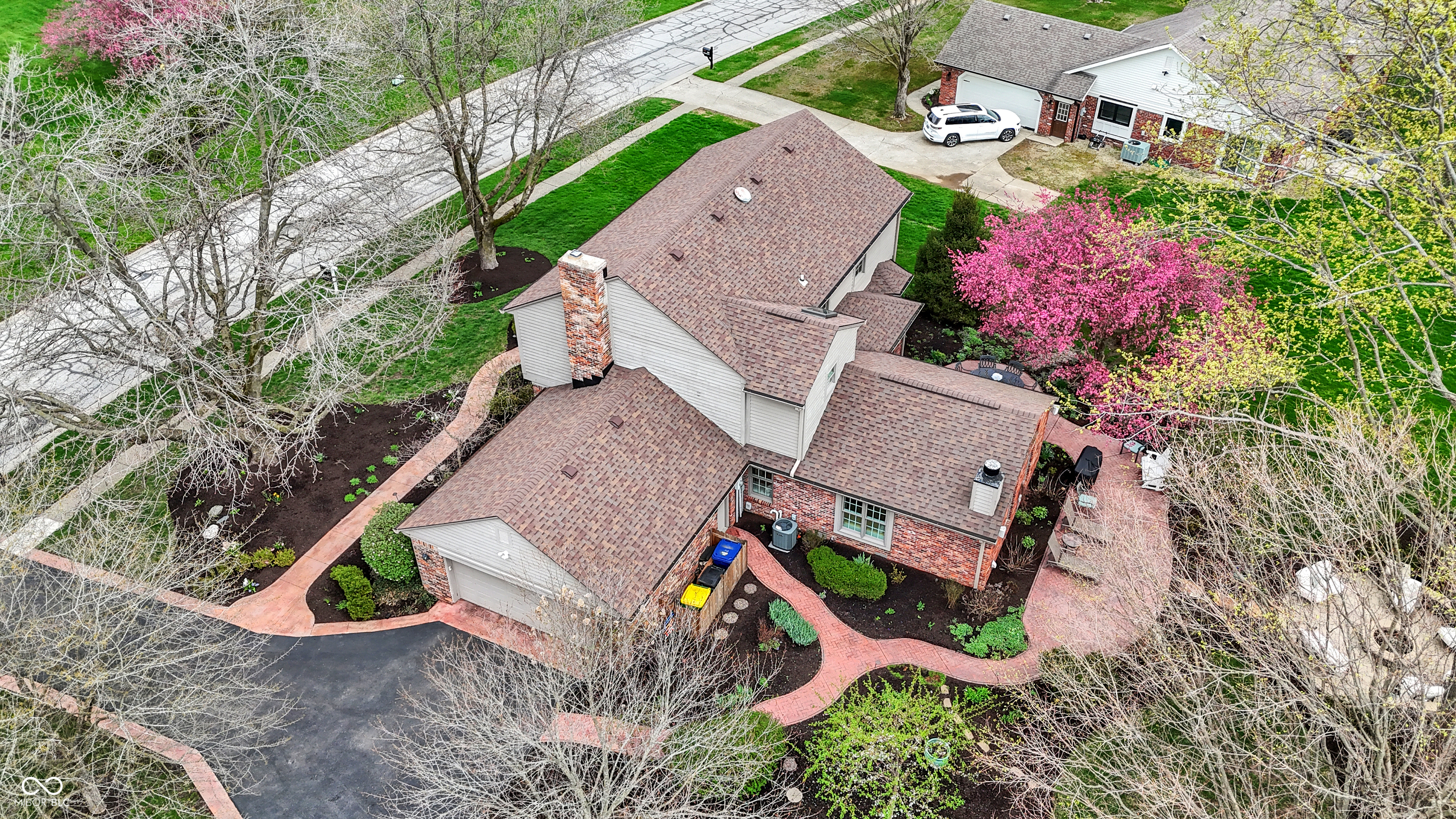 915 Williamsburg Lane
