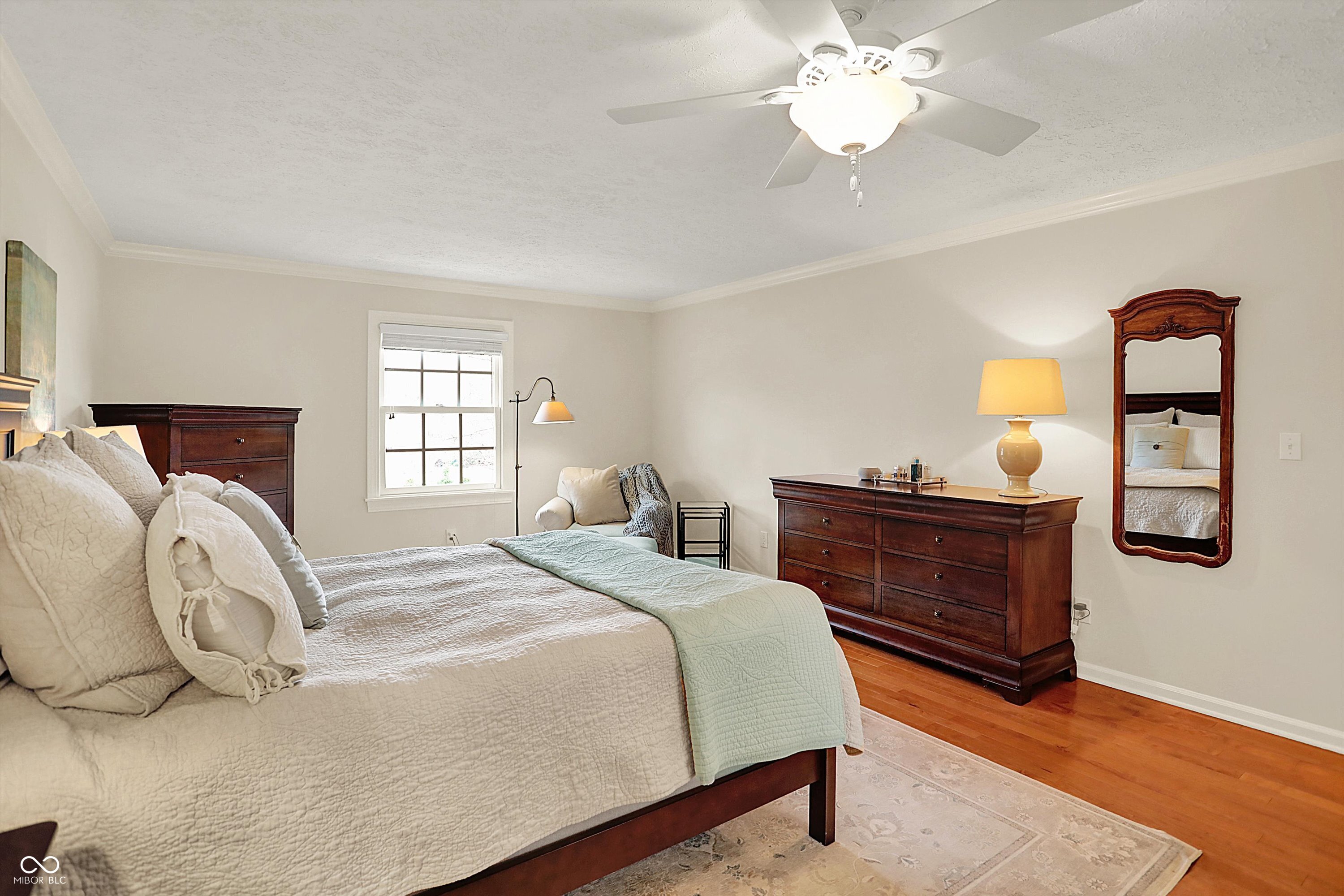 915 Williamsburg Lane