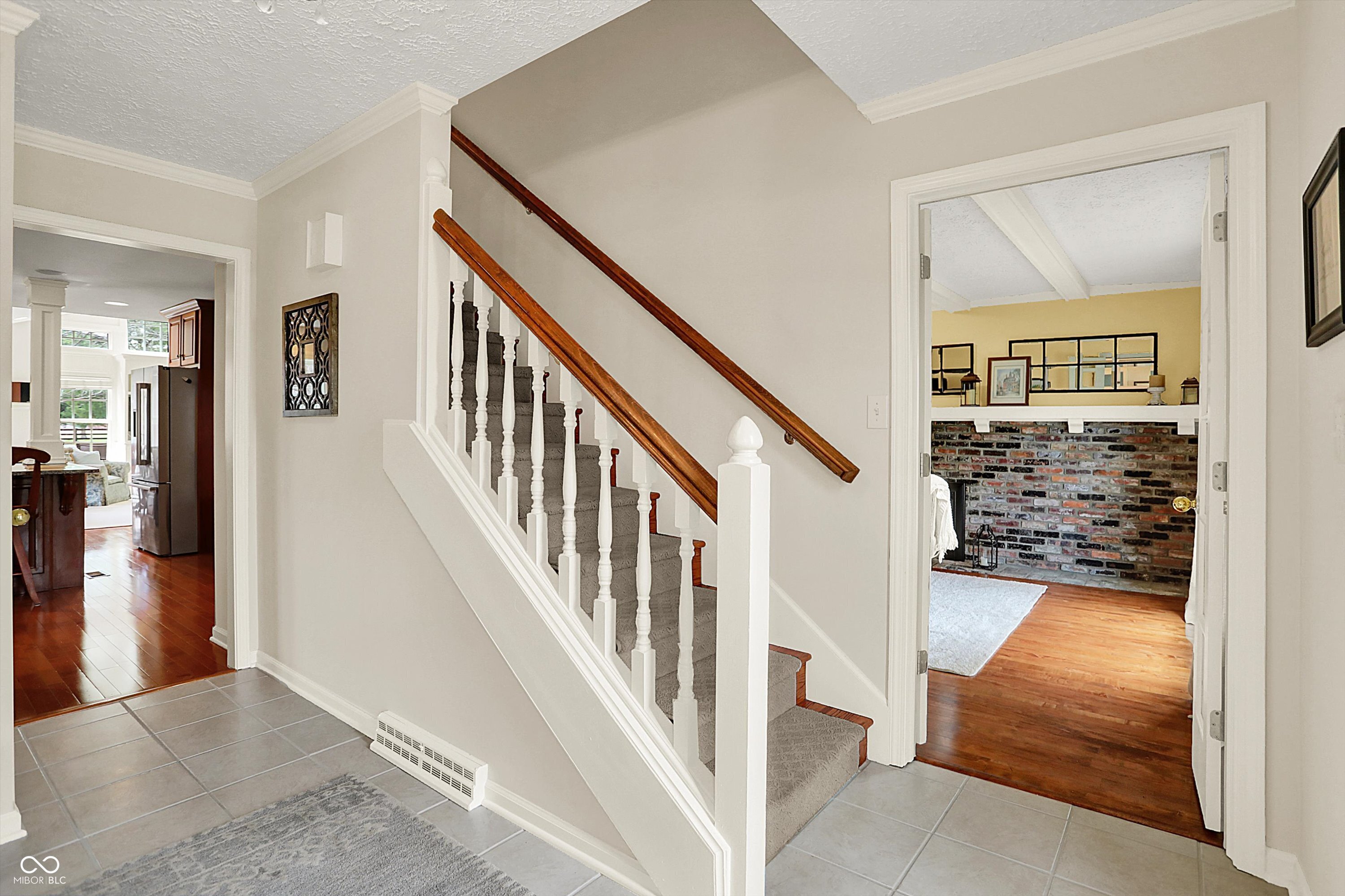 915 Williamsburg Lane
