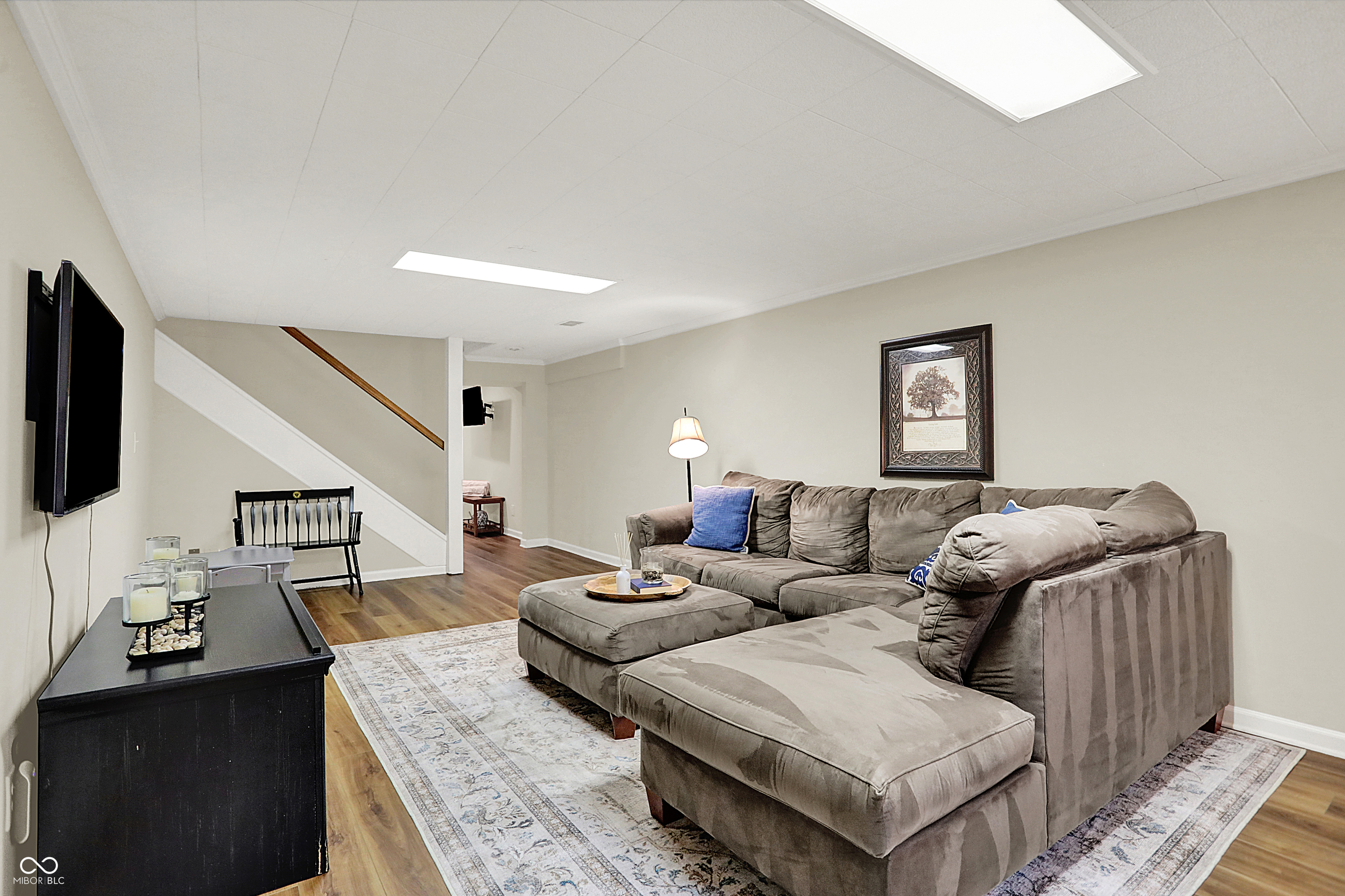 915 Williamsburg Lane
