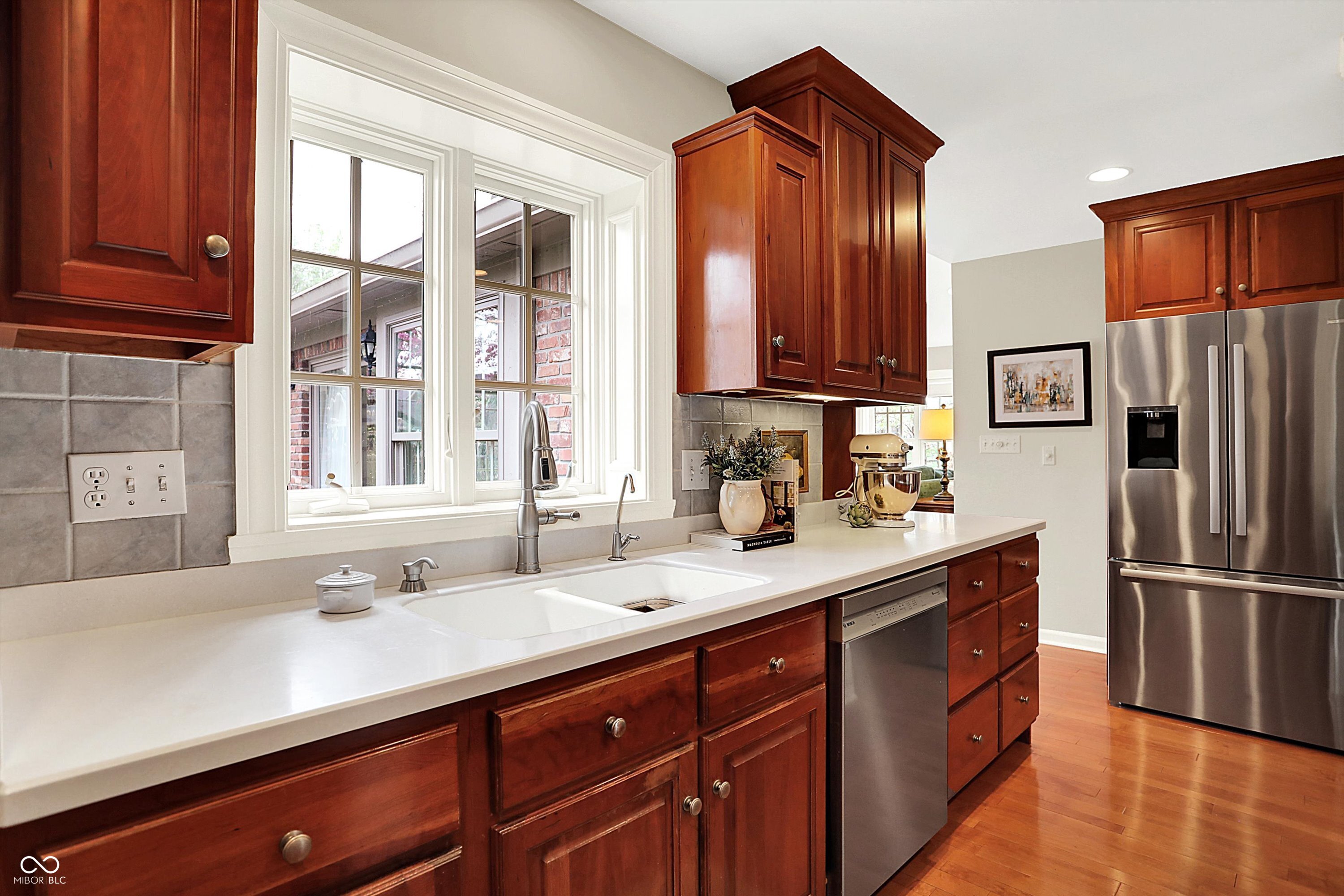 915 Williamsburg Lane