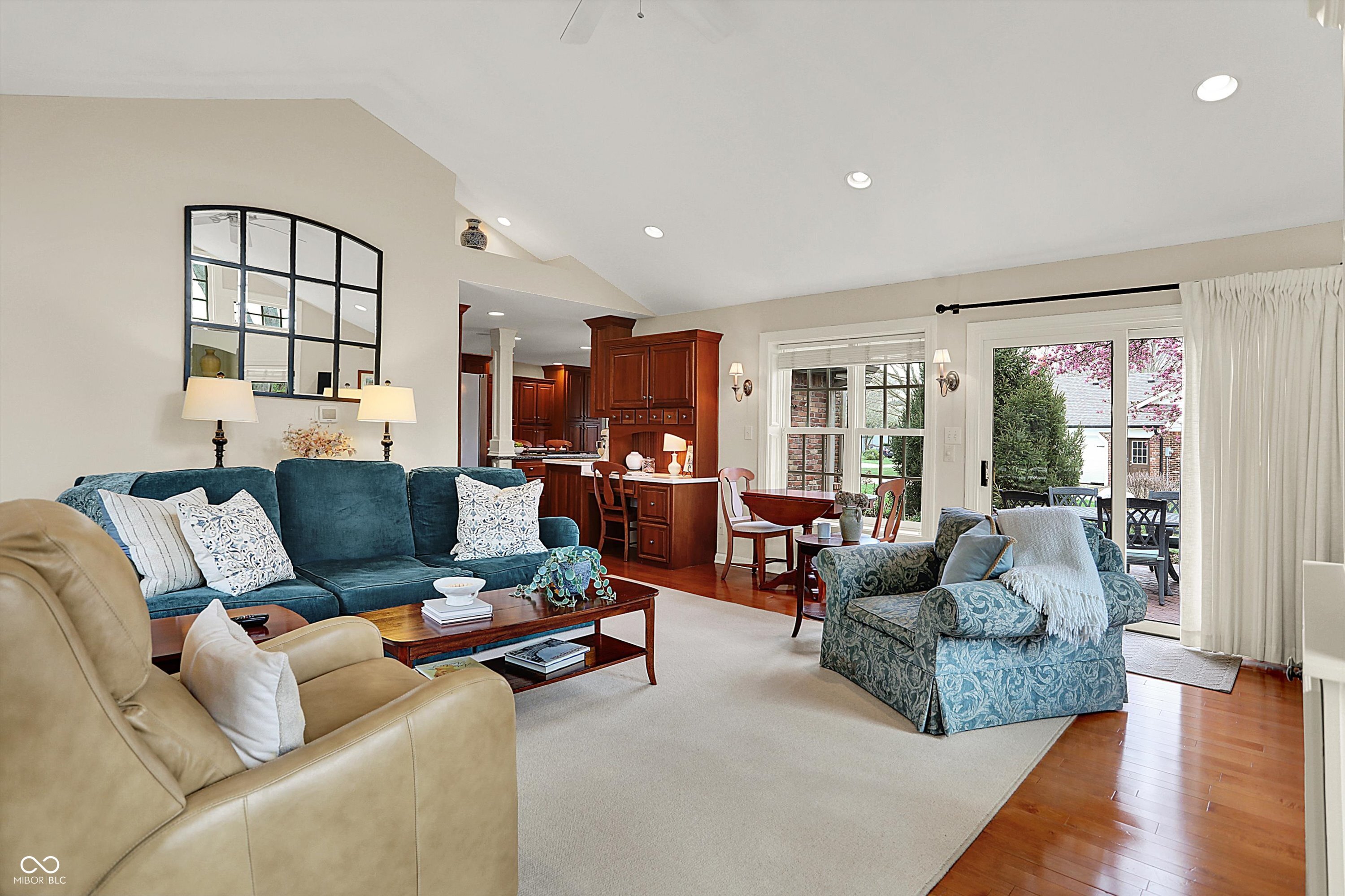 915 Williamsburg Lane