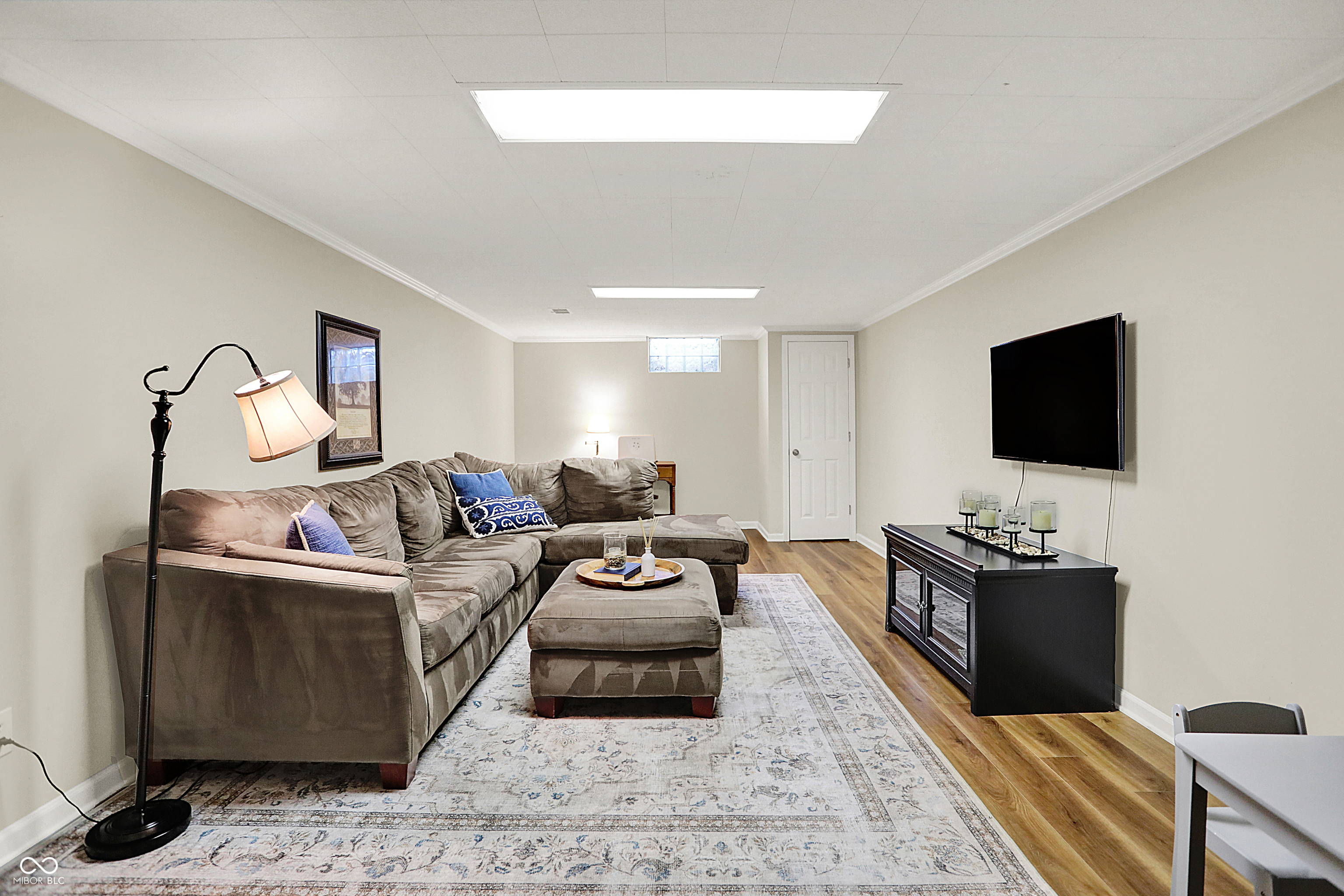 915 Williamsburg Lane