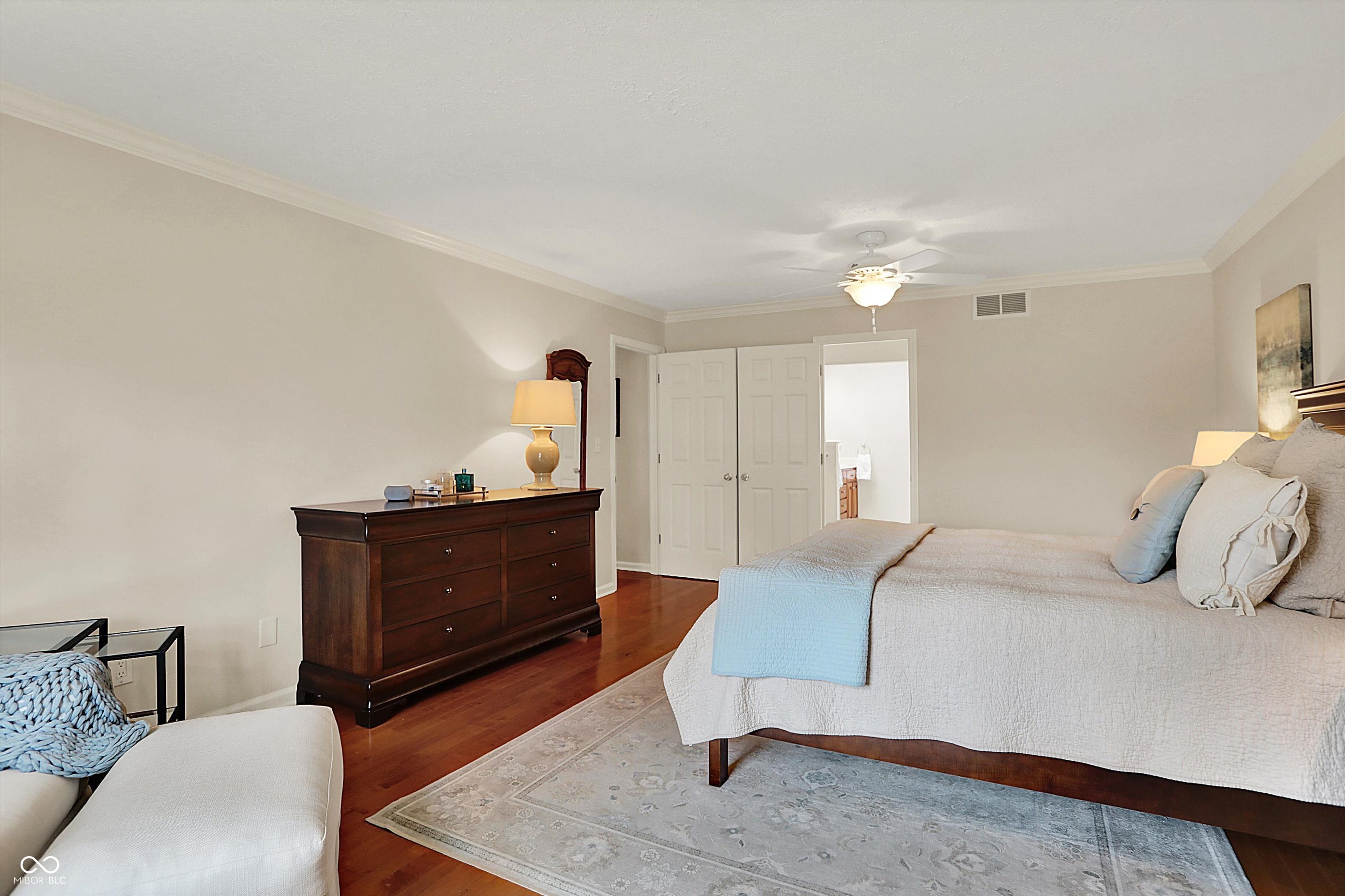 915 Williamsburg Lane