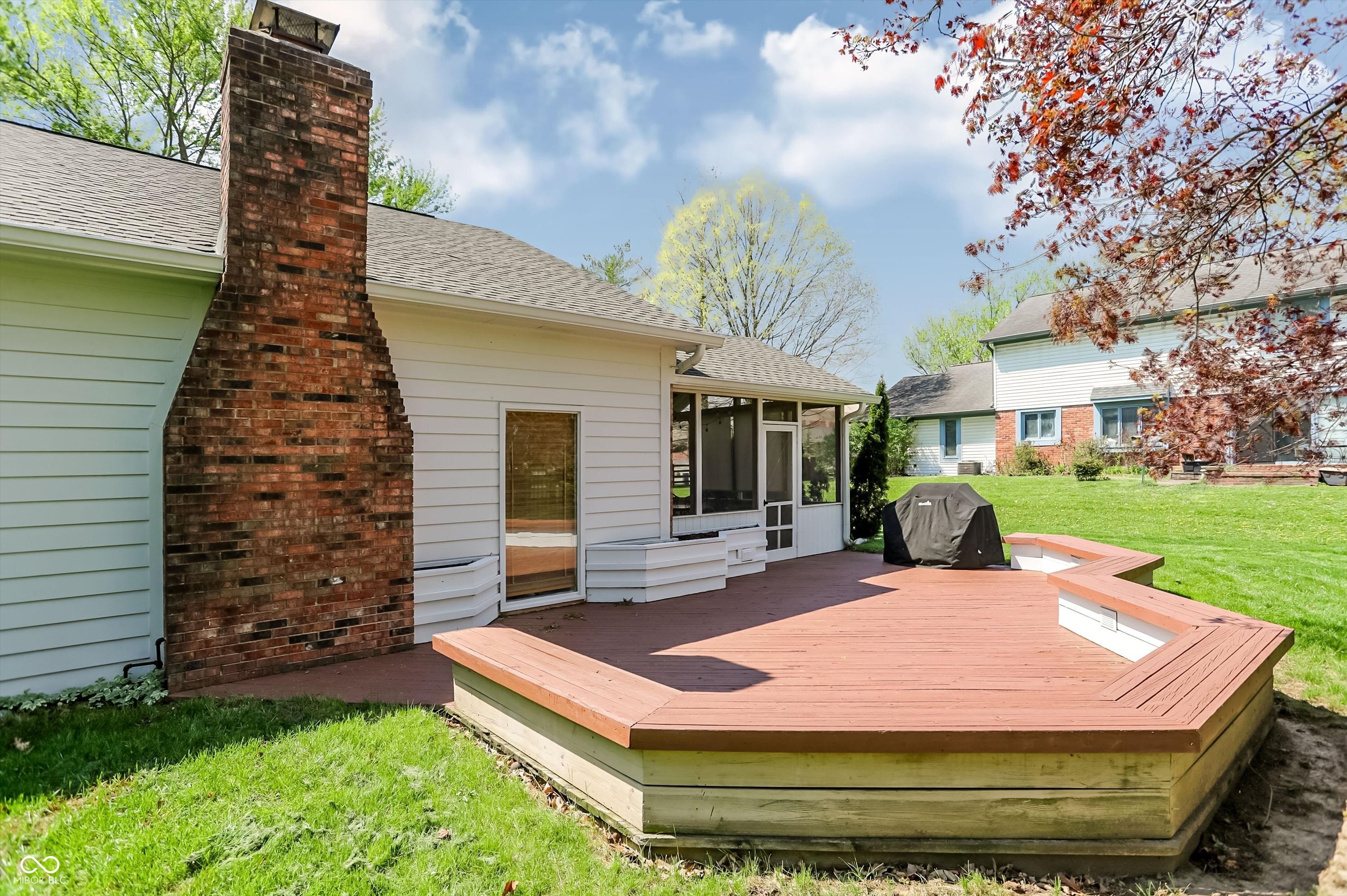 825 Mulberry Street