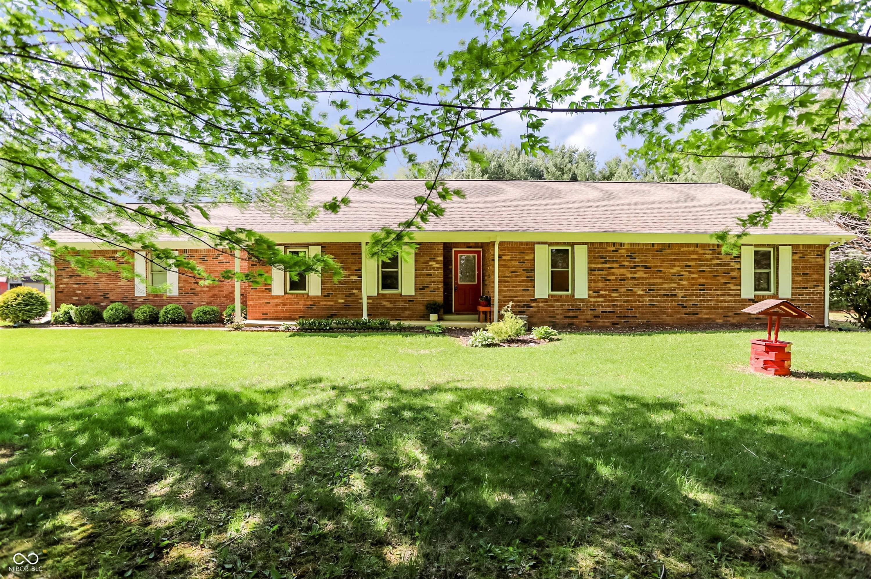 22767 State Road 37 N