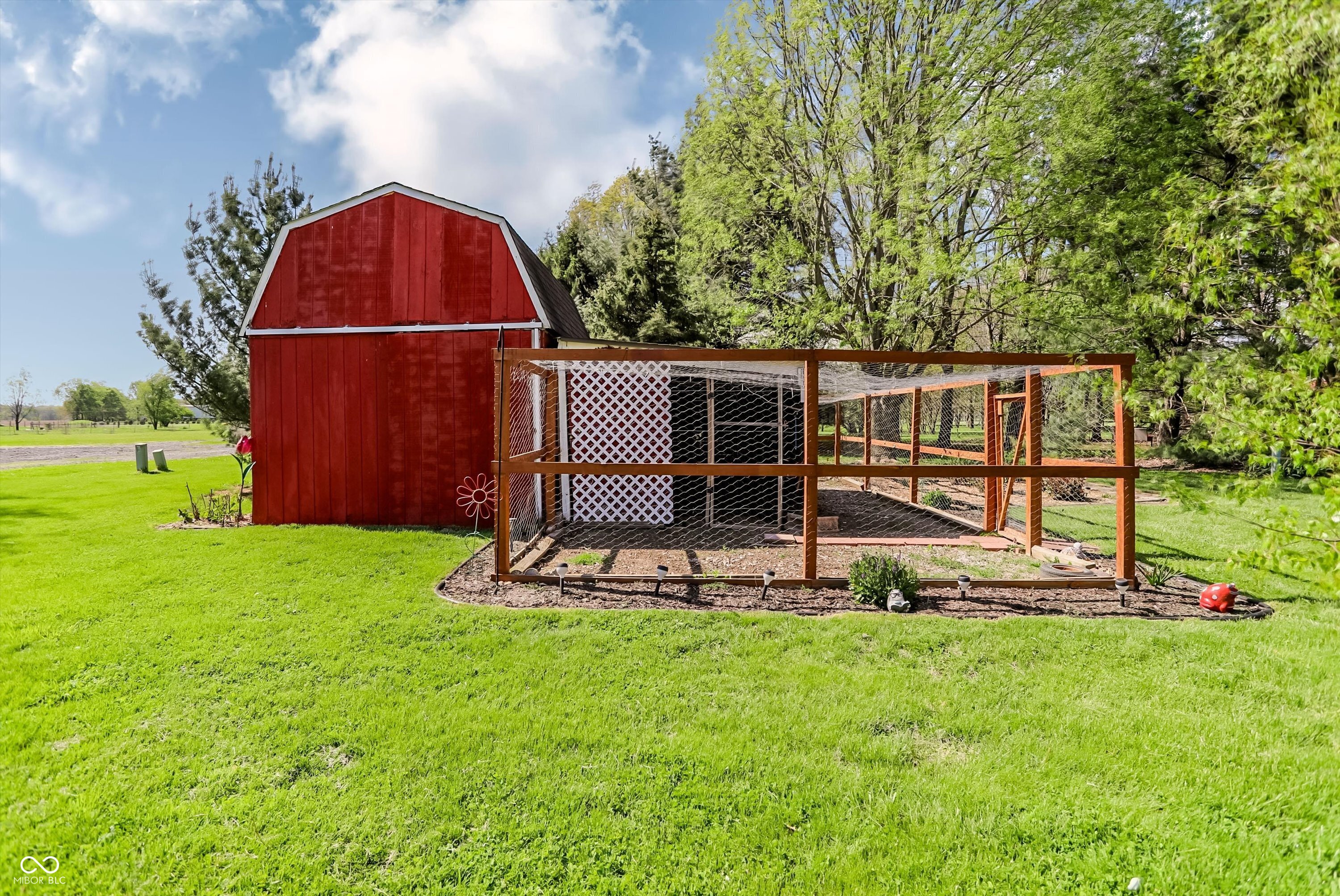 22767 State Road 37 N