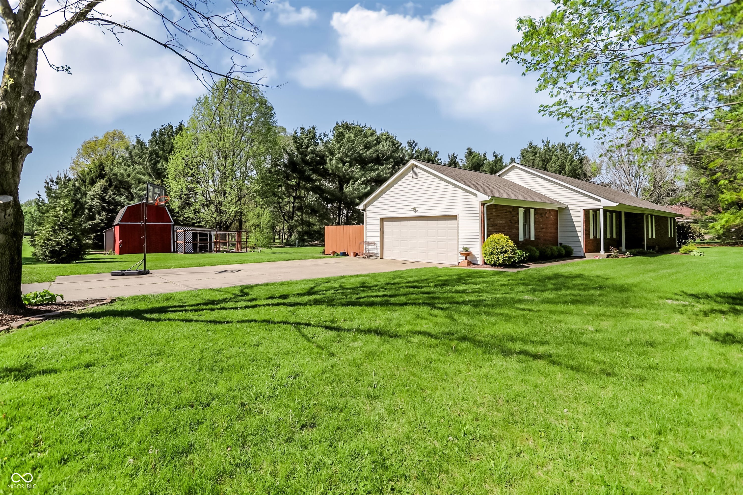 22767 State Road 37 N
