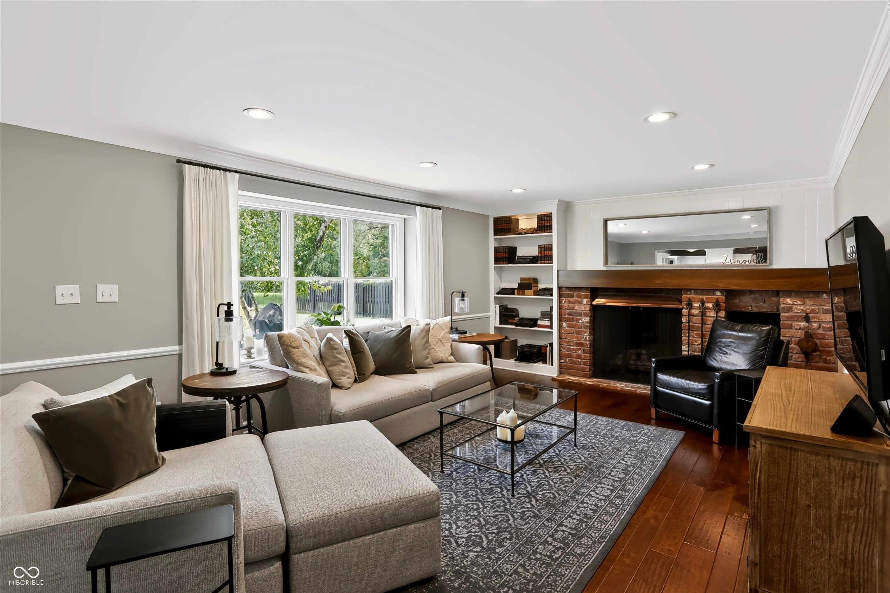 1210 Governors Lane