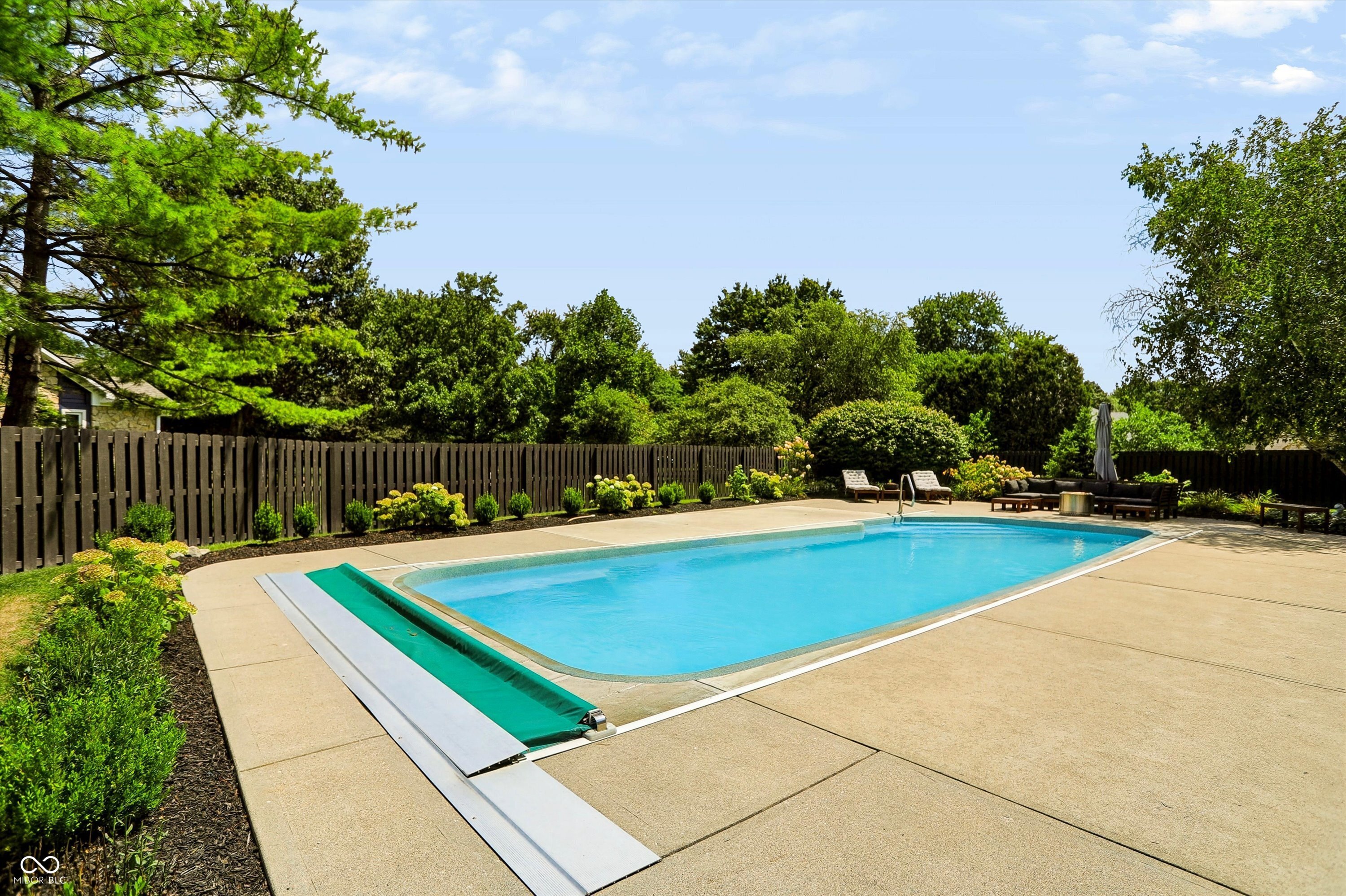 1210 Governors Lane