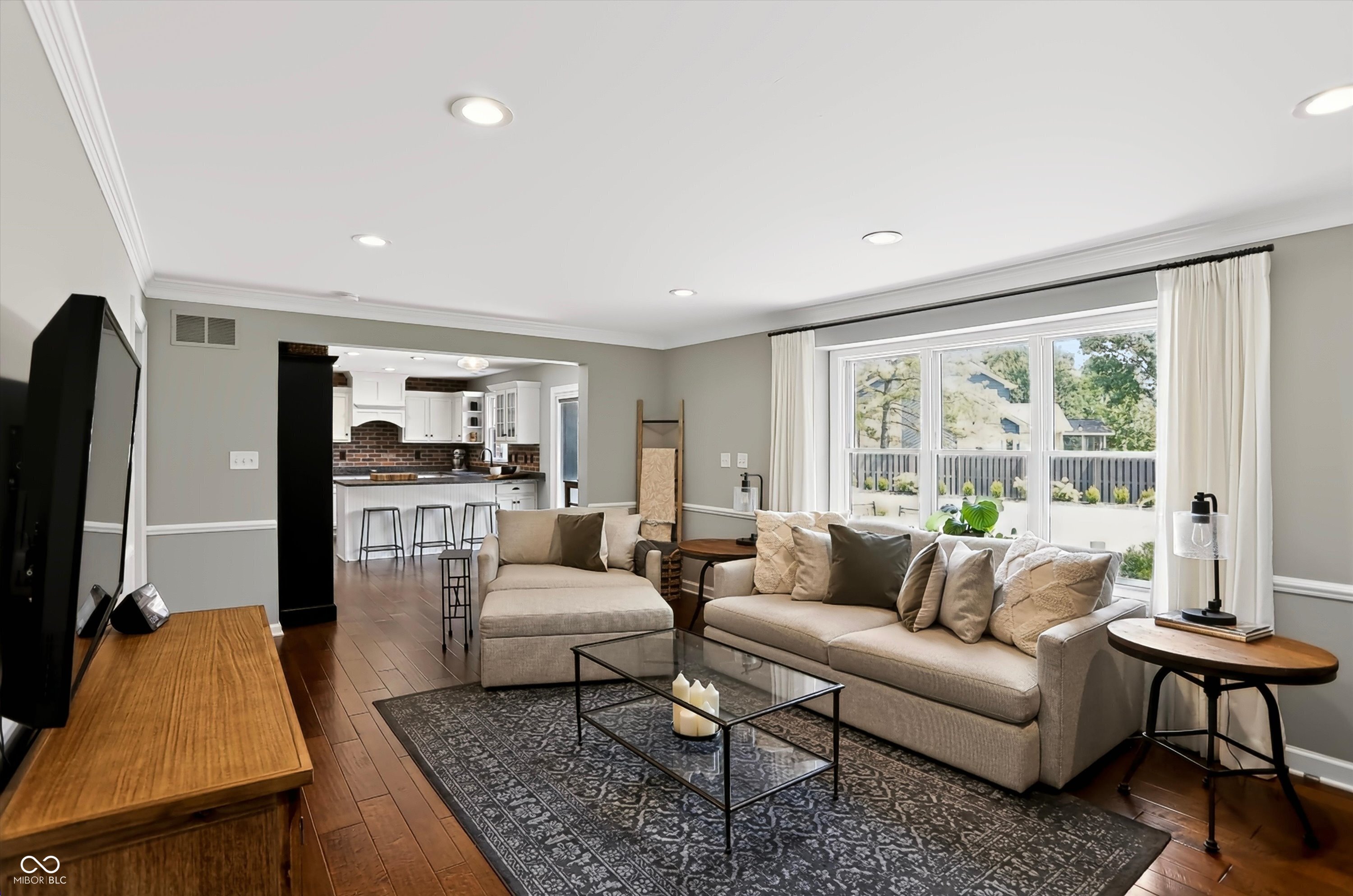 1210 Governors Lane