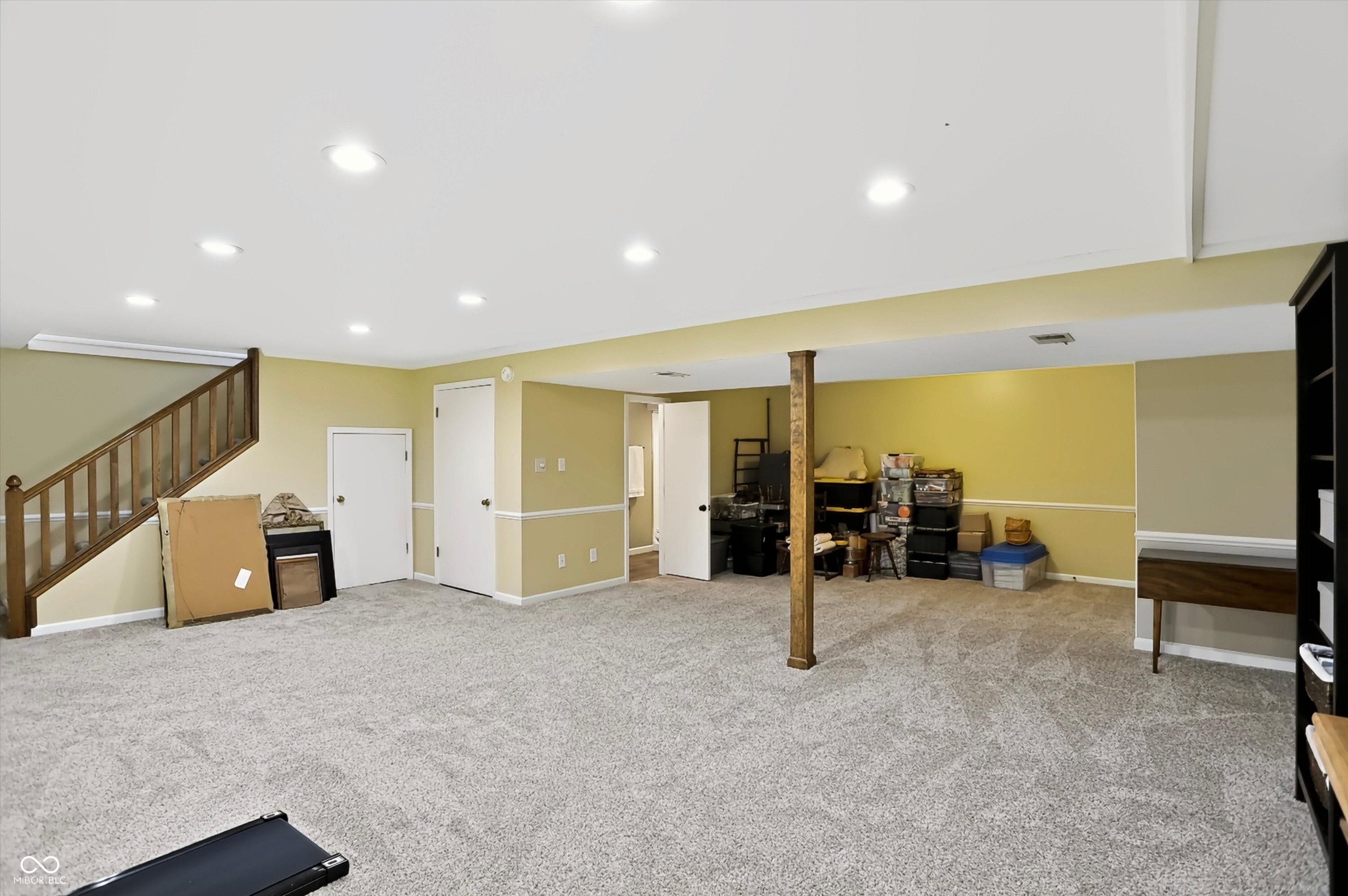 1210 Governors Lane