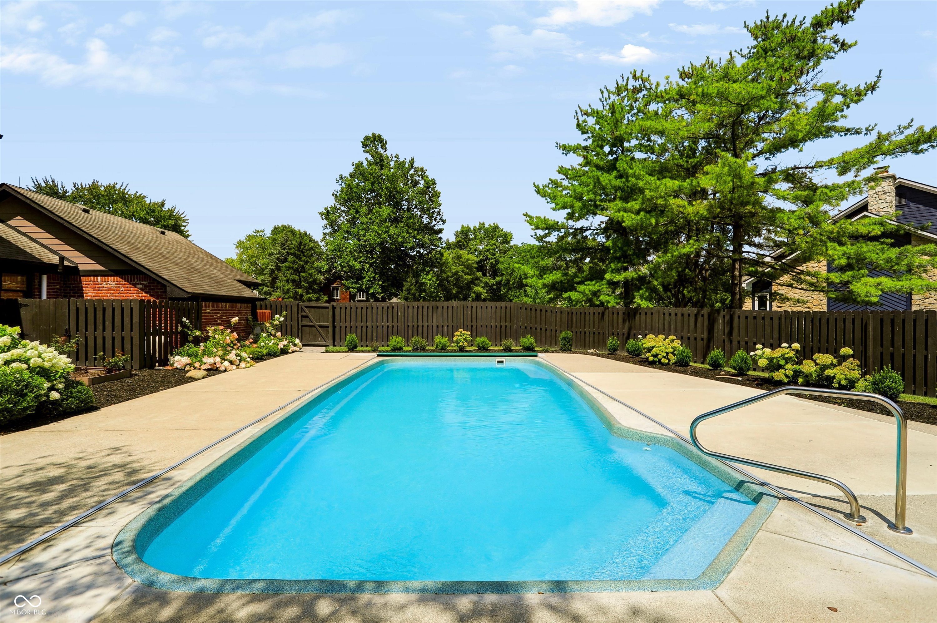 1210 Governors Lane