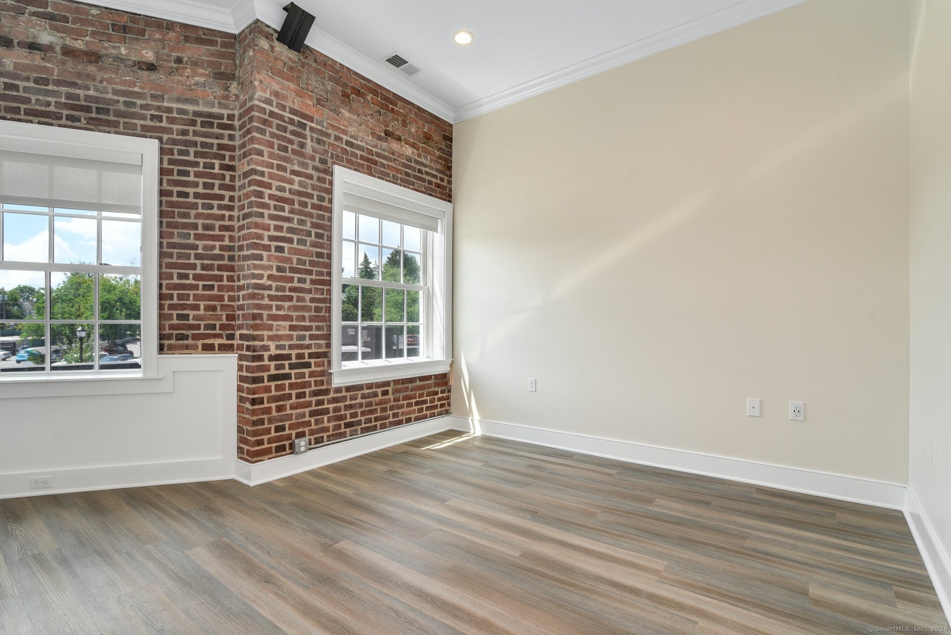 1077 Post Road 1