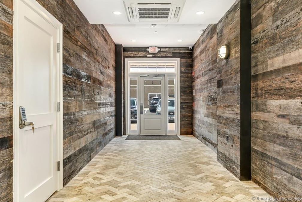 1077 Post Road 1