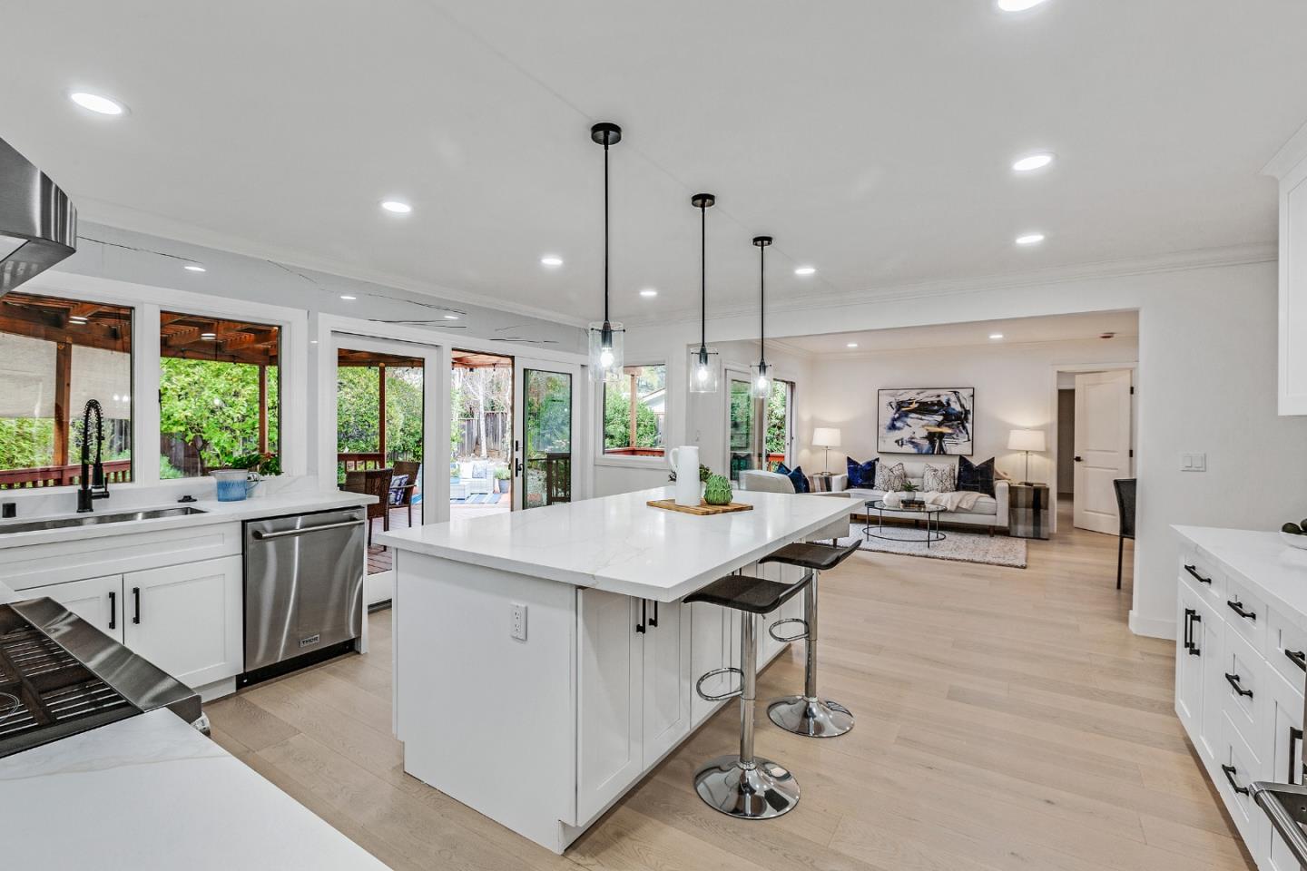 6583 Northridge DR