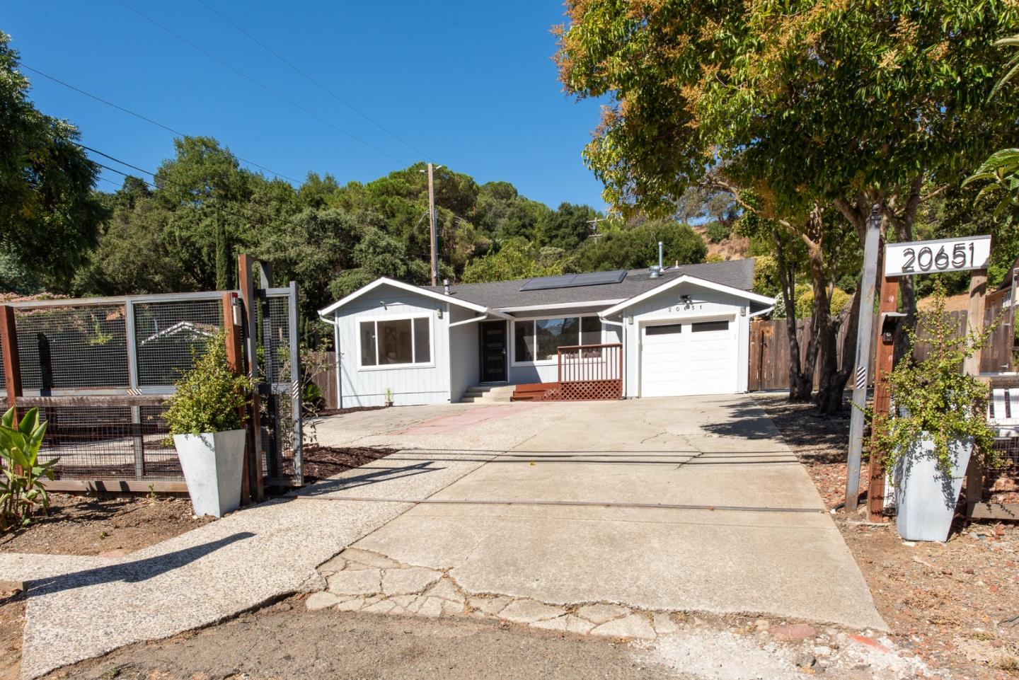 20651 Almaden RD