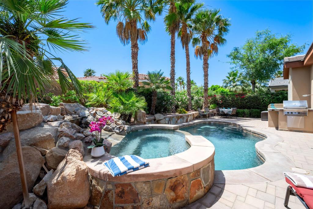 61437 Sapphire Lane