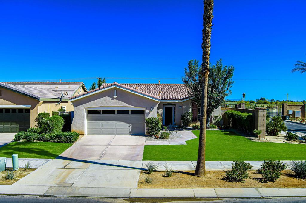 60328 Desert Shadows Drive
