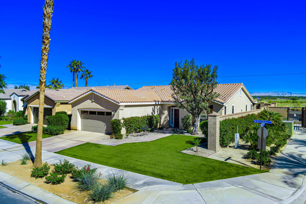 60328 Desert Shadows Drive