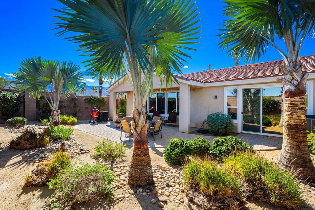 60328 Desert Shadows Drive