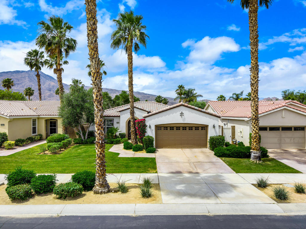60477 Desert Shadows Drive