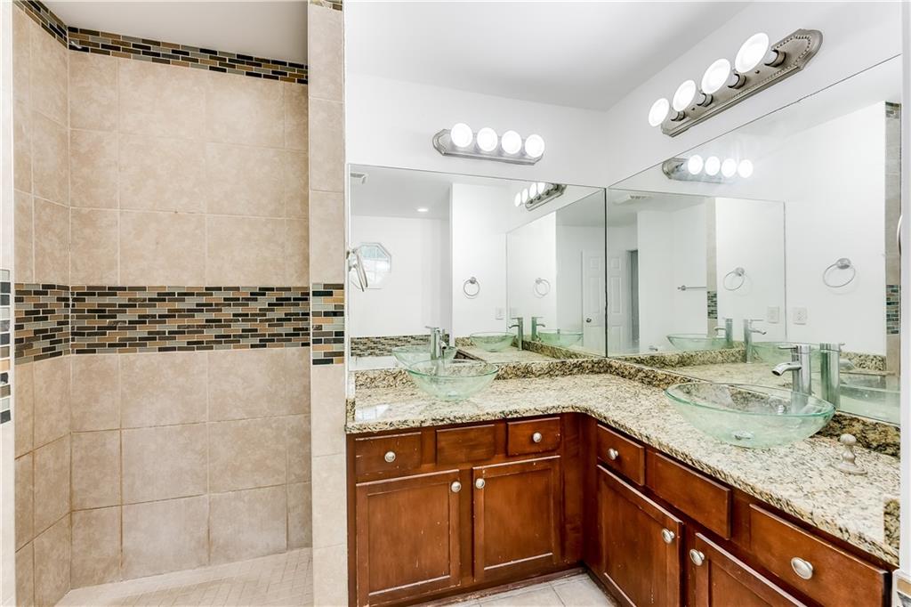 2520 Laurel Circle NW