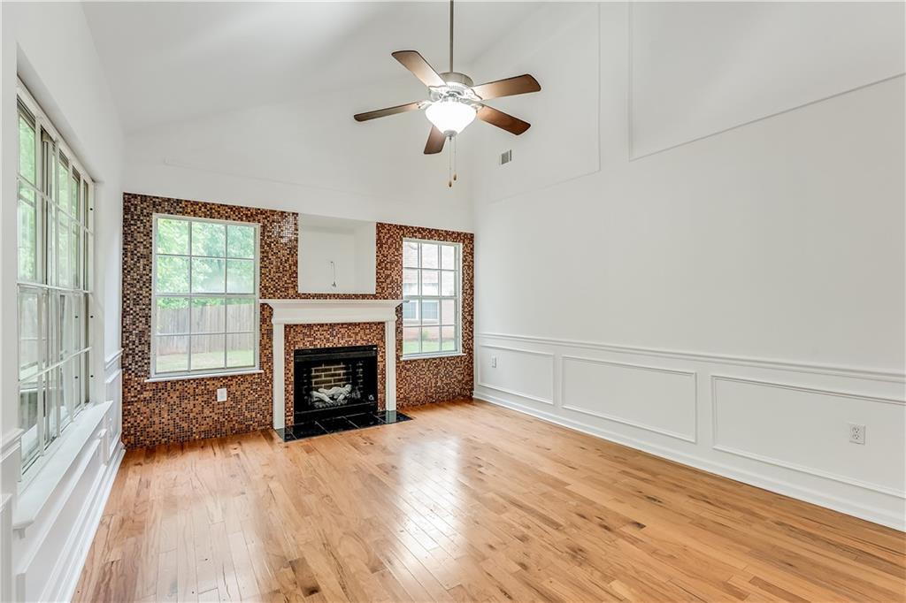 2520 Laurel Circle NW