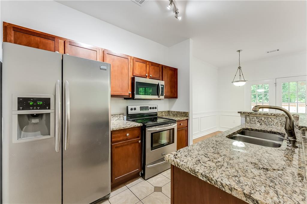 2520 Laurel Circle NW