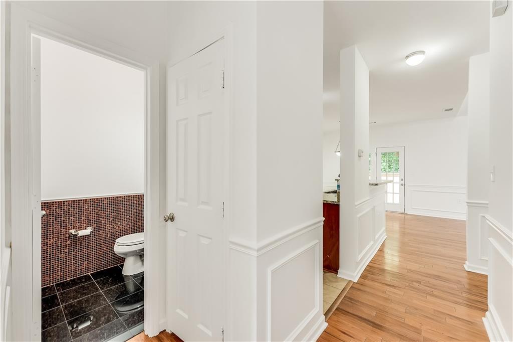 2520 Laurel Circle NW