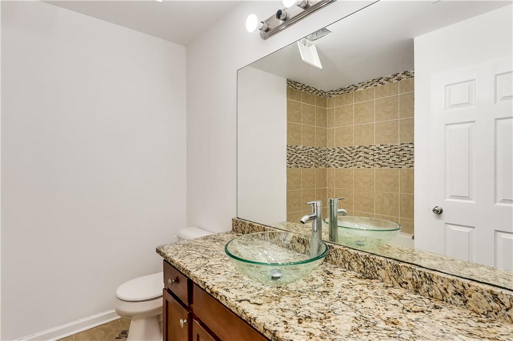 2520 Laurel Circle NW