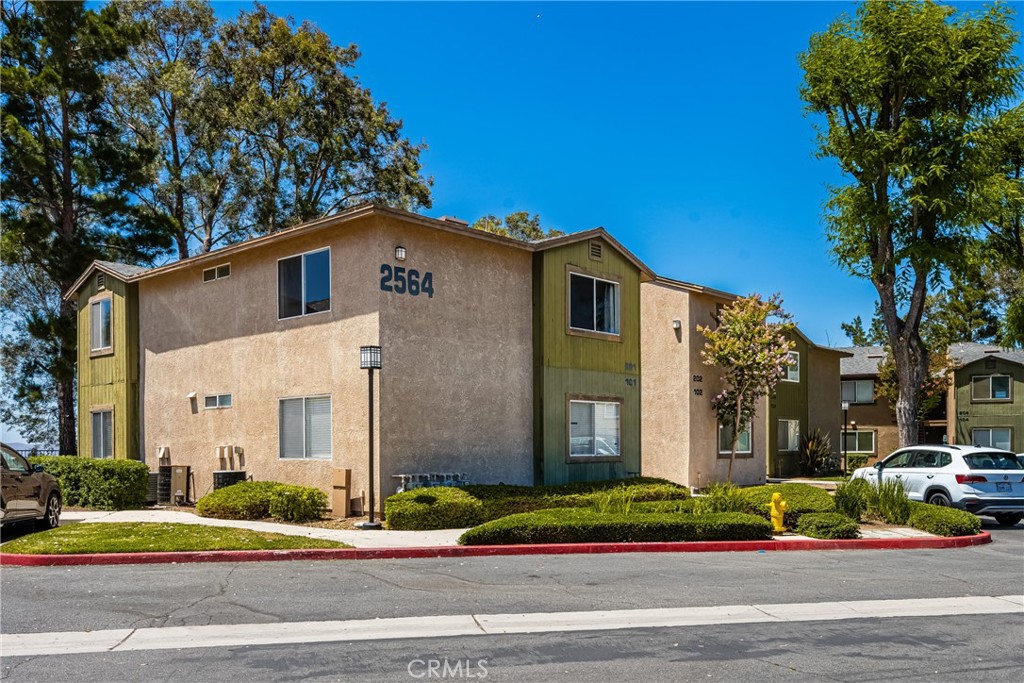 2564 Avenida Del P201