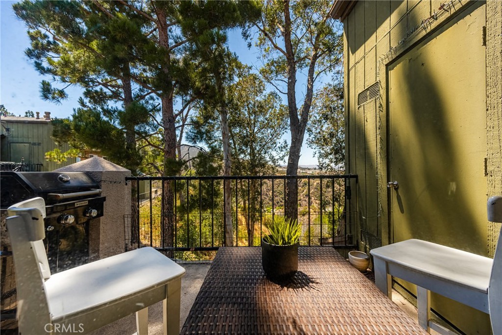 2564 Avenida Del P201