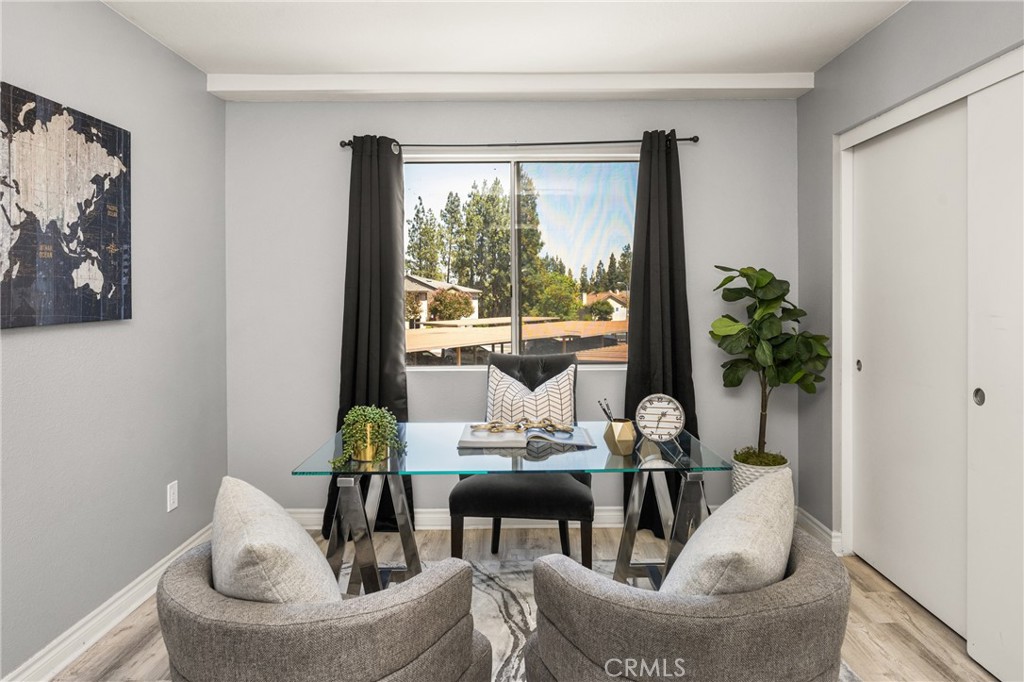 2564 Avenida Del P201