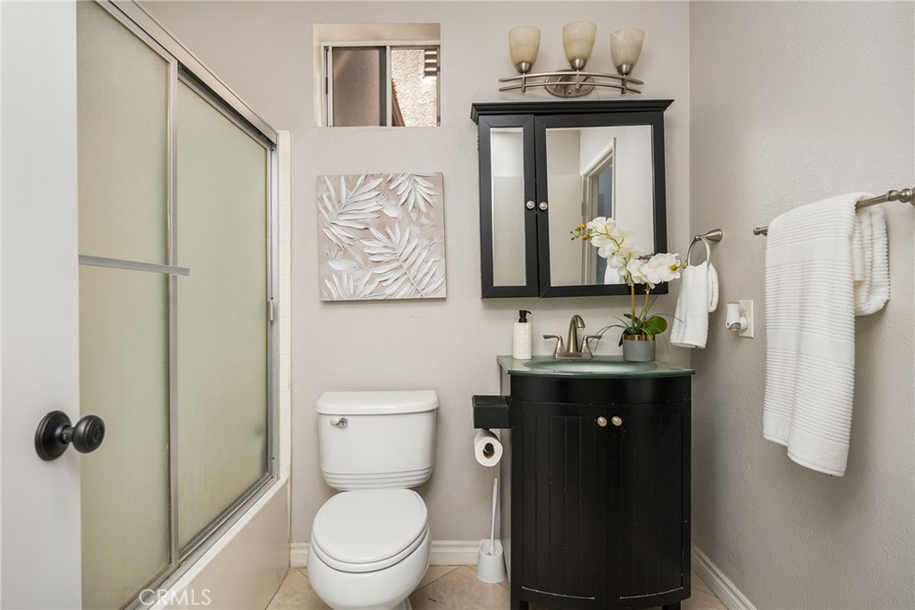 2564 Avenida Del P201