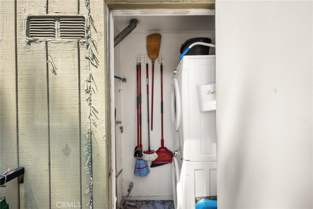 2564 Avenida Del P201