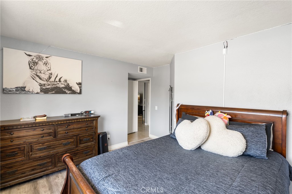 2564 Avenida Del P201