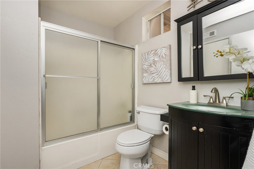 2564 Avenida Del P201