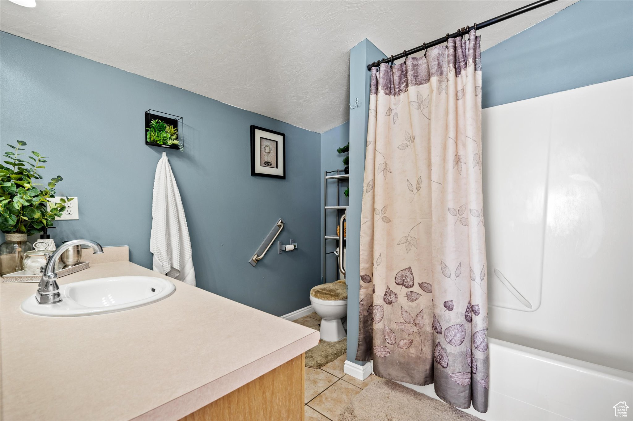 1298 W STUART CT